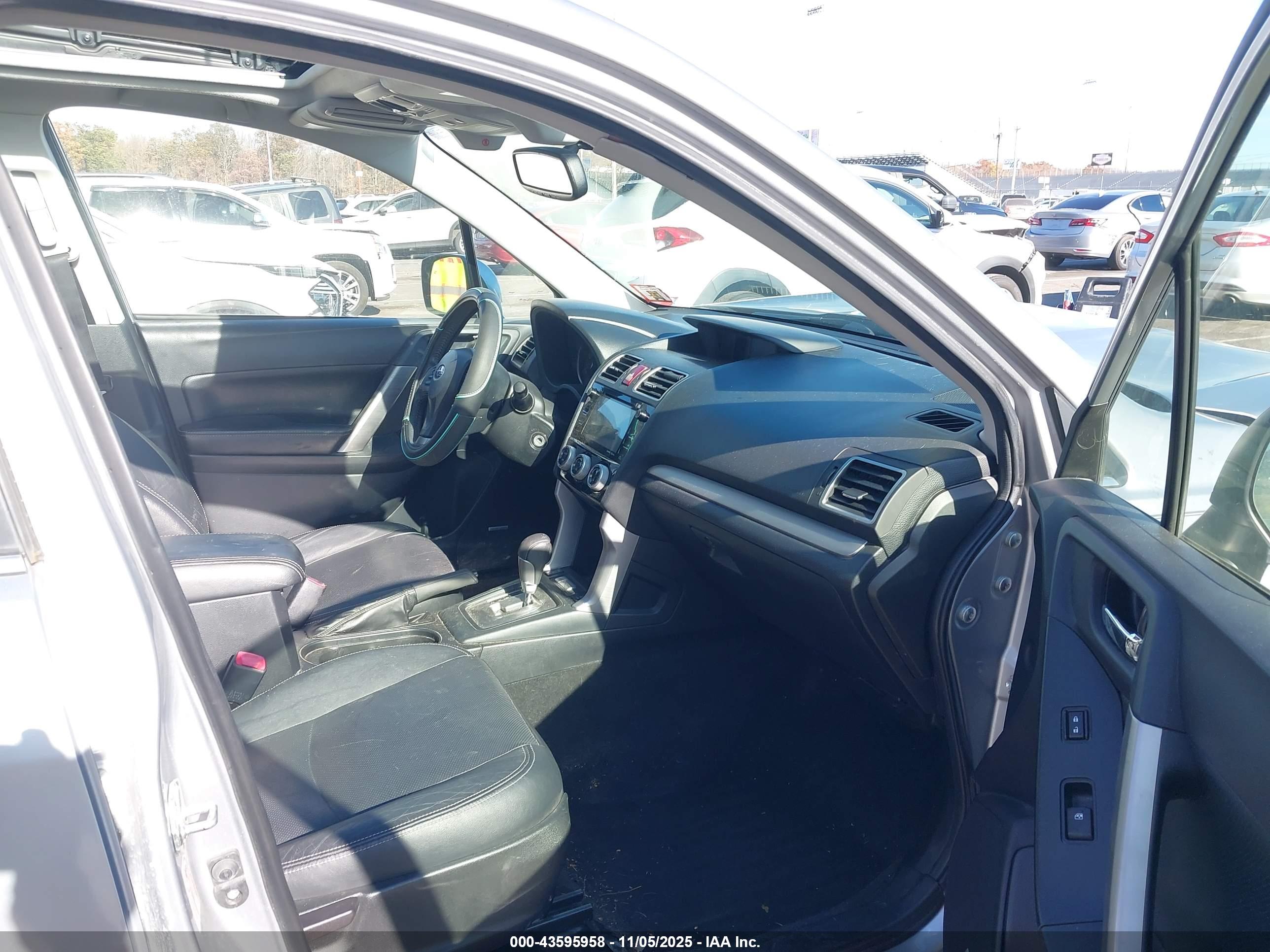 SUBARU FORESTER image 5