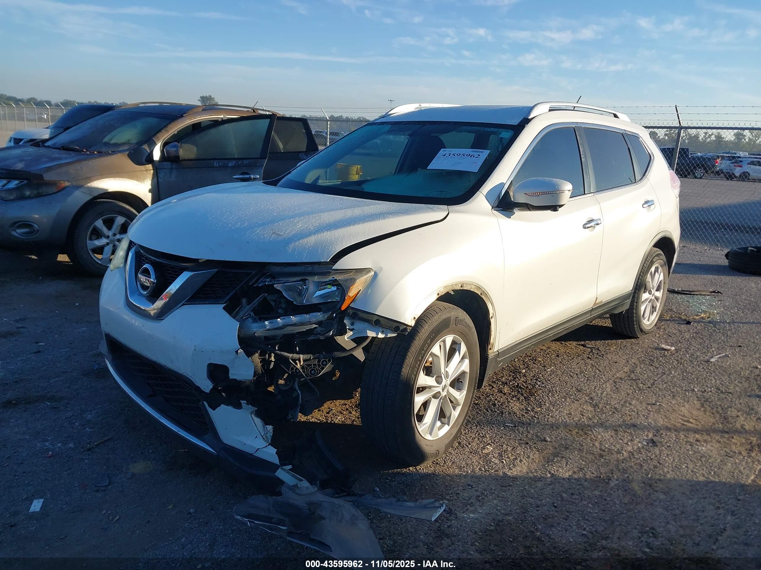 NISSAN ROGUE image 2