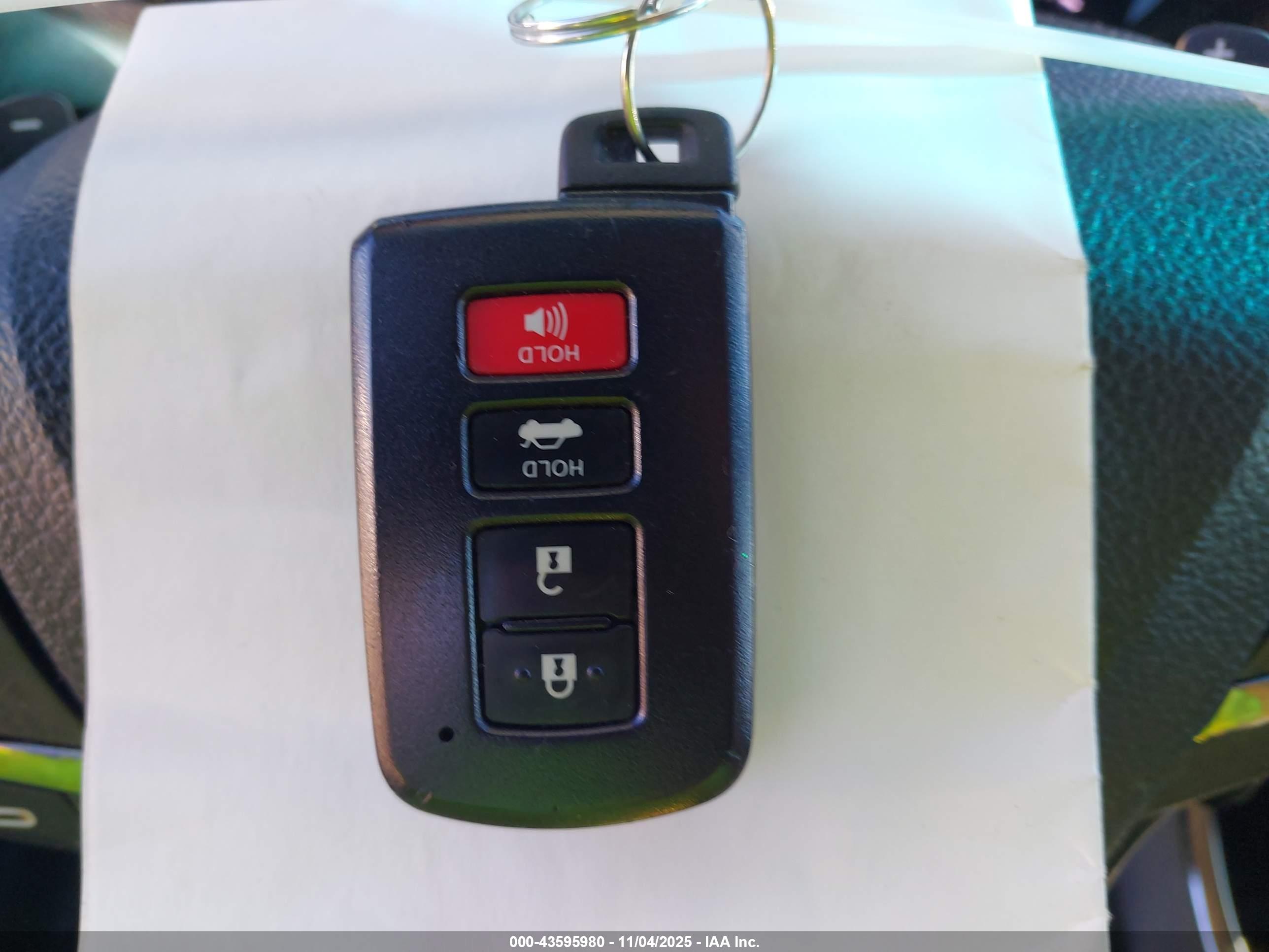 TOYOTA AVALON image 11