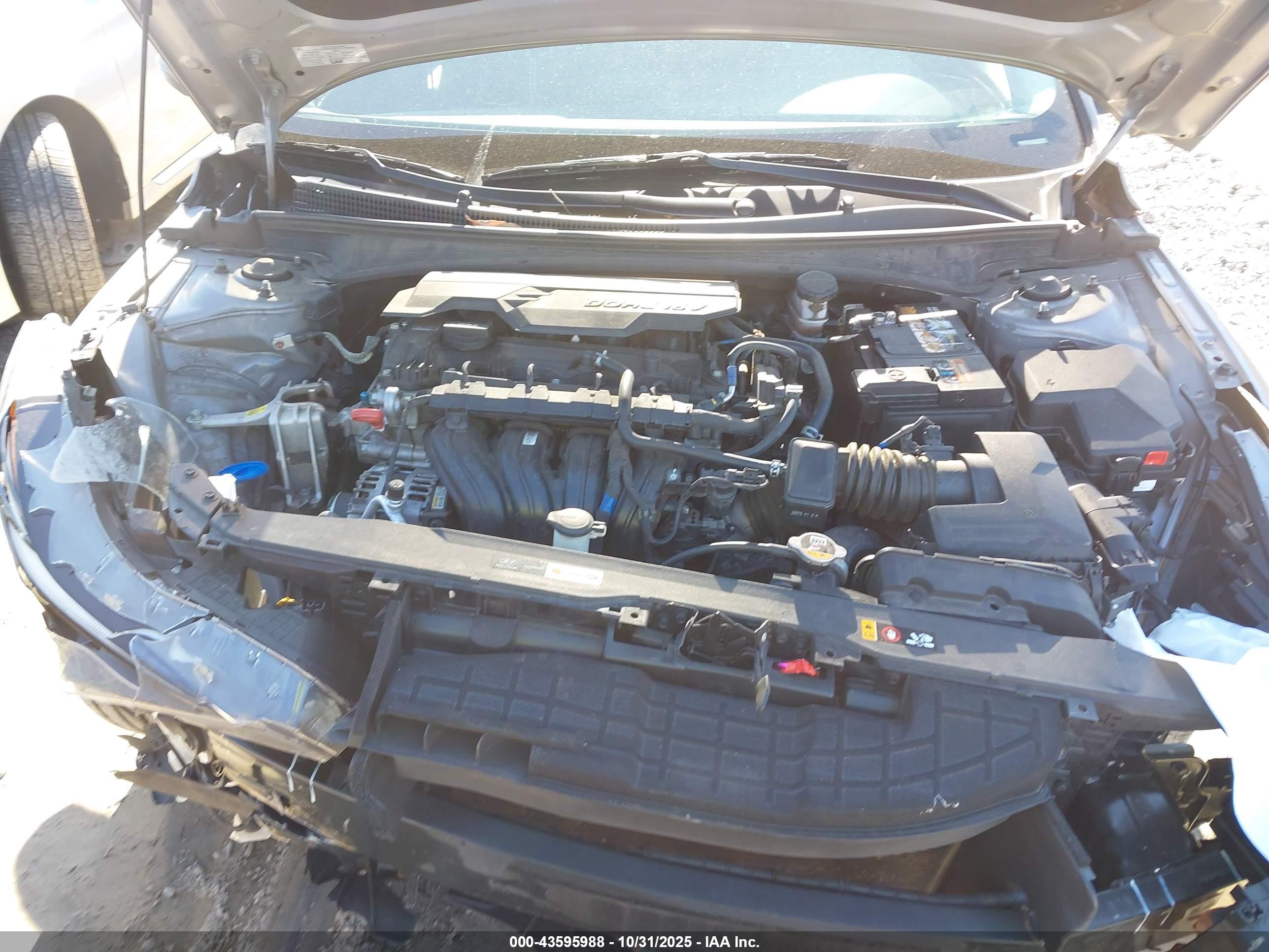HYUNDAI ELANTRA image 10