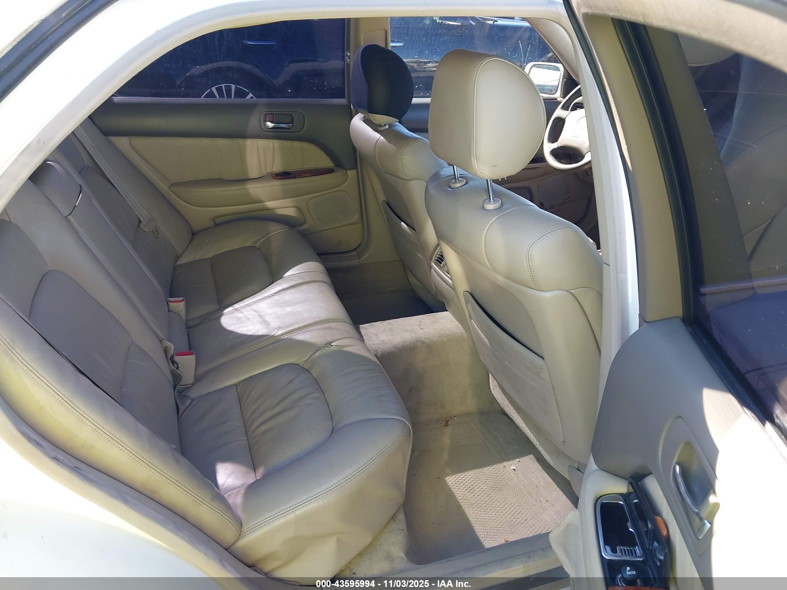 LEXUS LS image 8