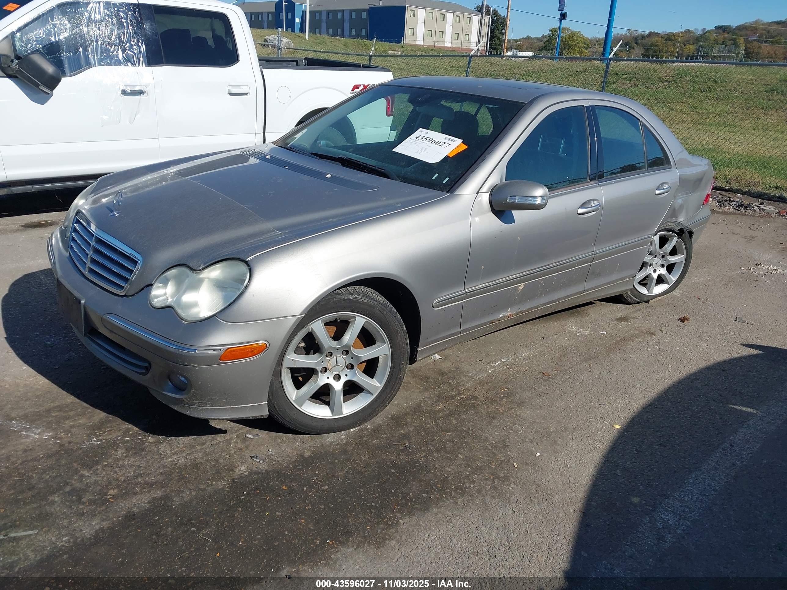 MERCEDES-BENZ C image 2