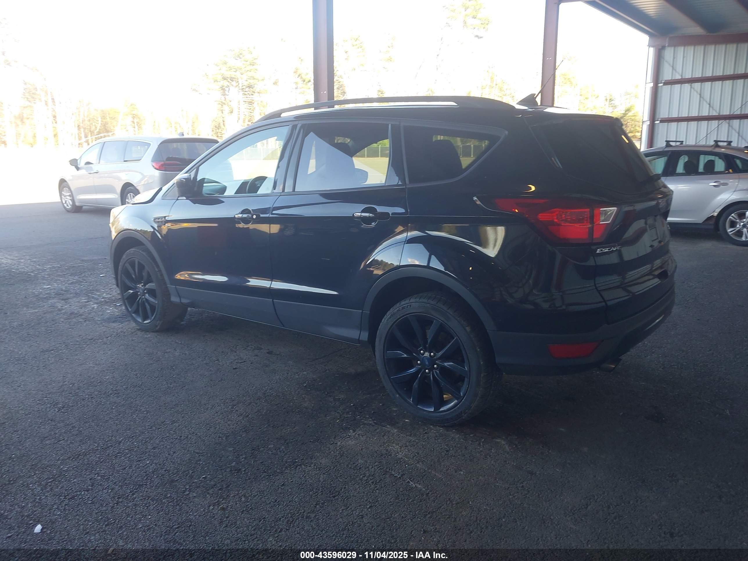 FORD ESCAPE image 3