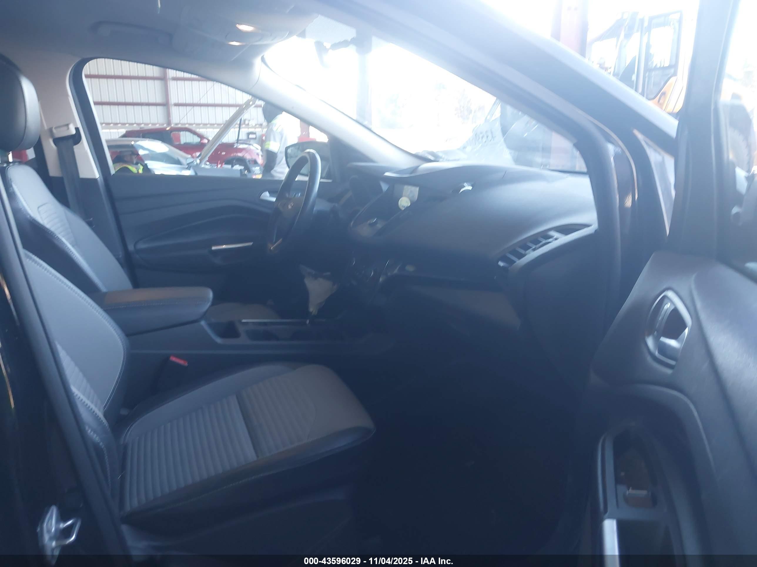 FORD ESCAPE image 5