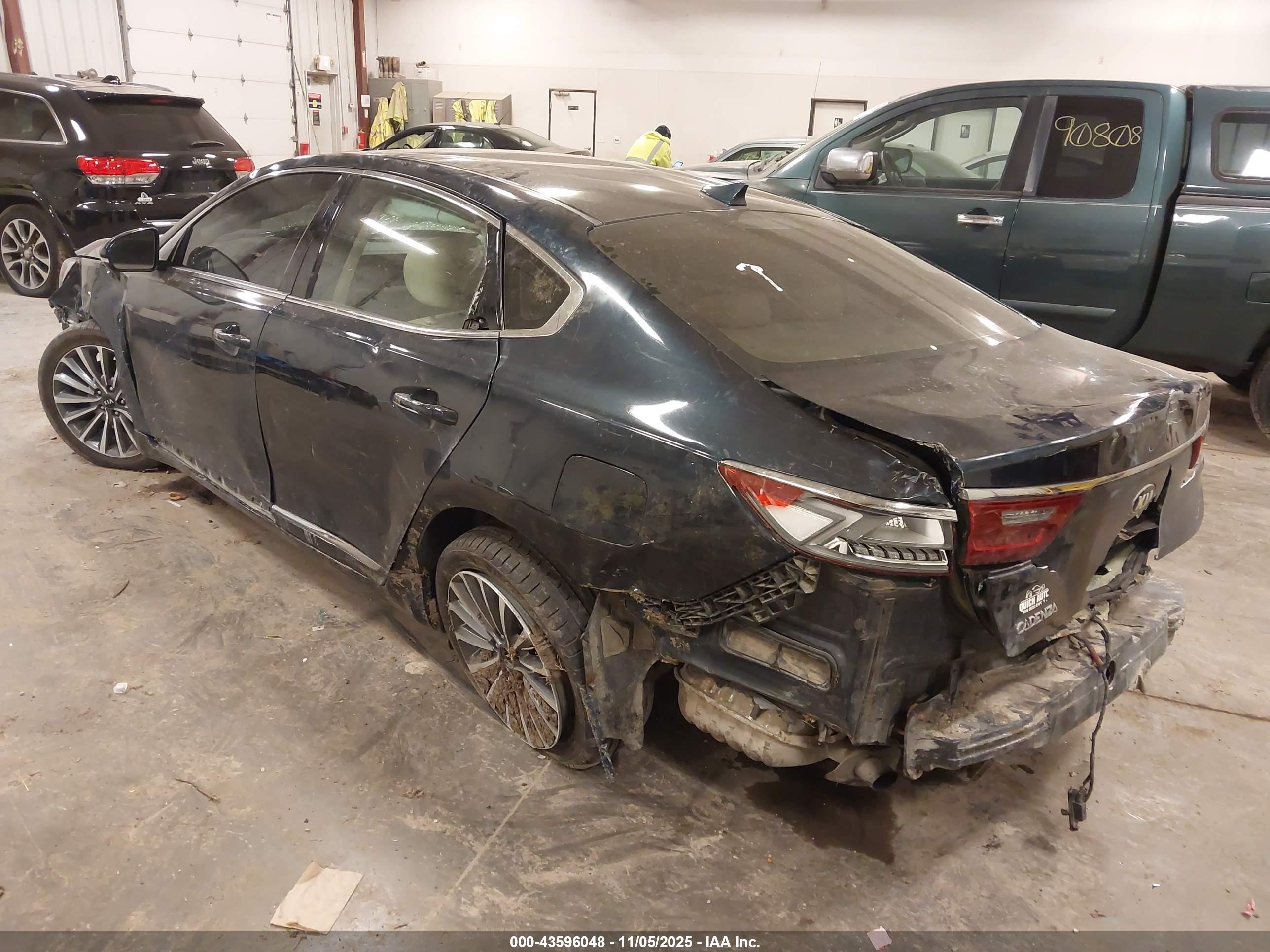 KIA CADENZA image 3