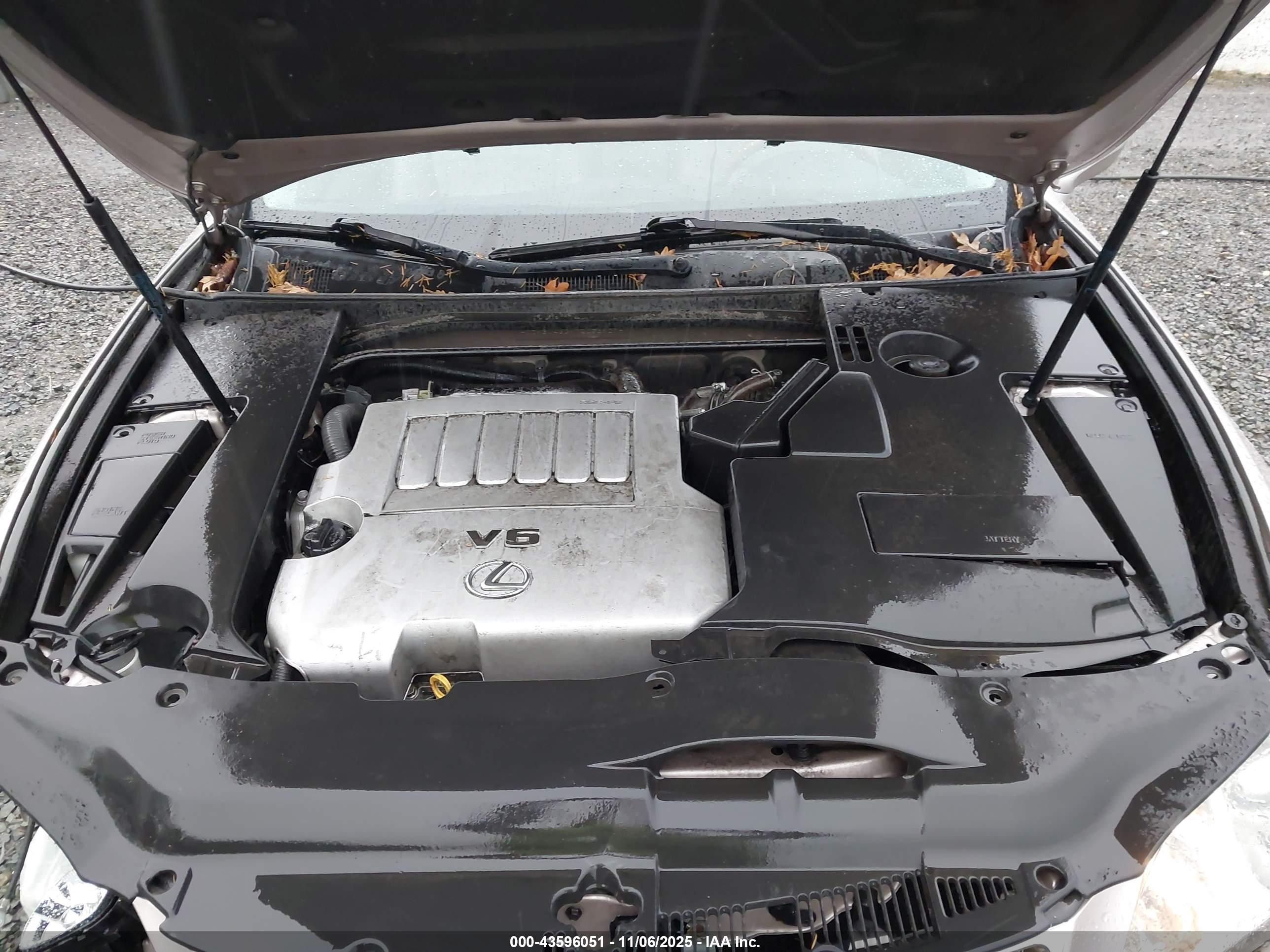 LEXUS ES image 10