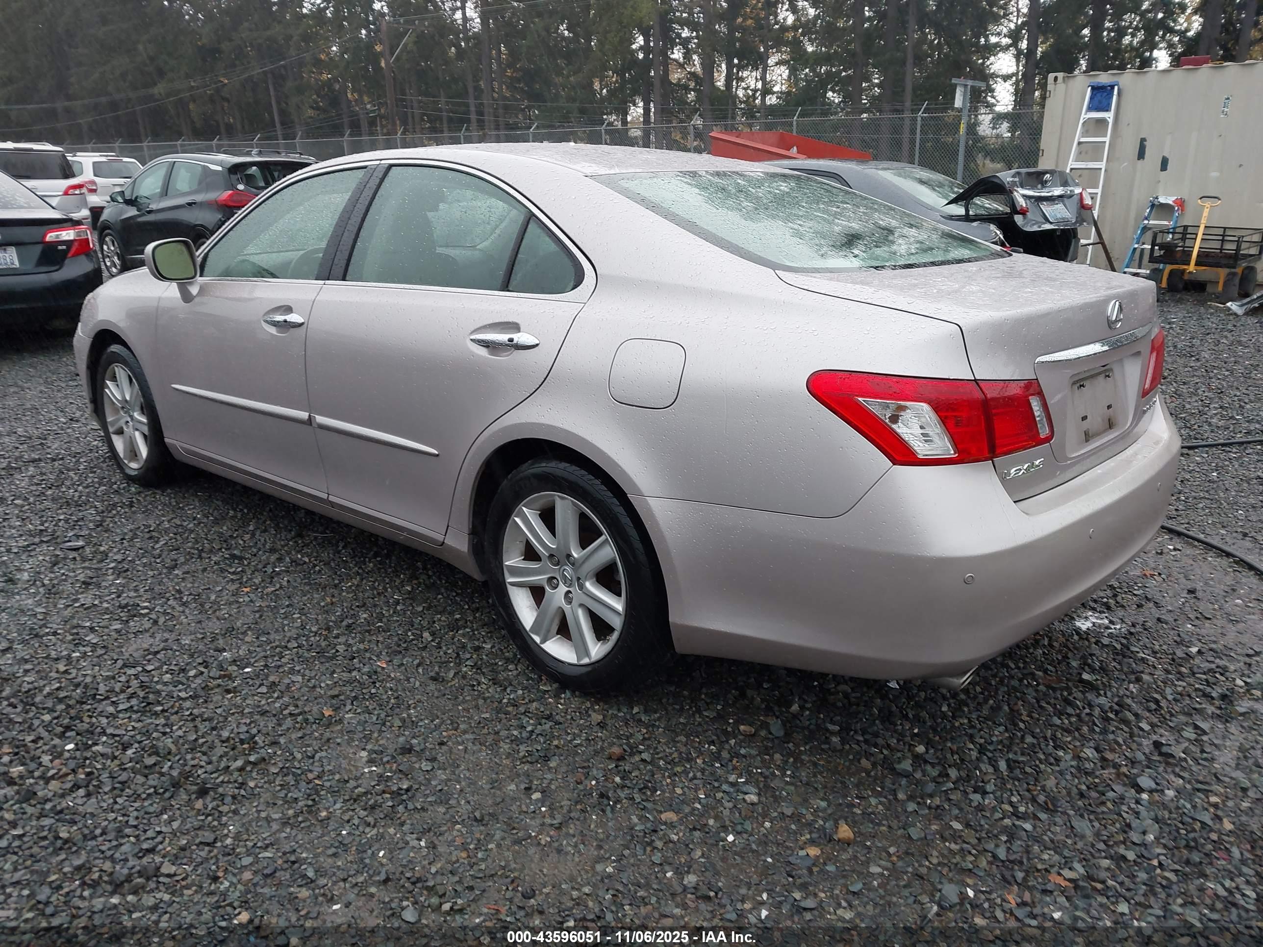 LEXUS ES image 3