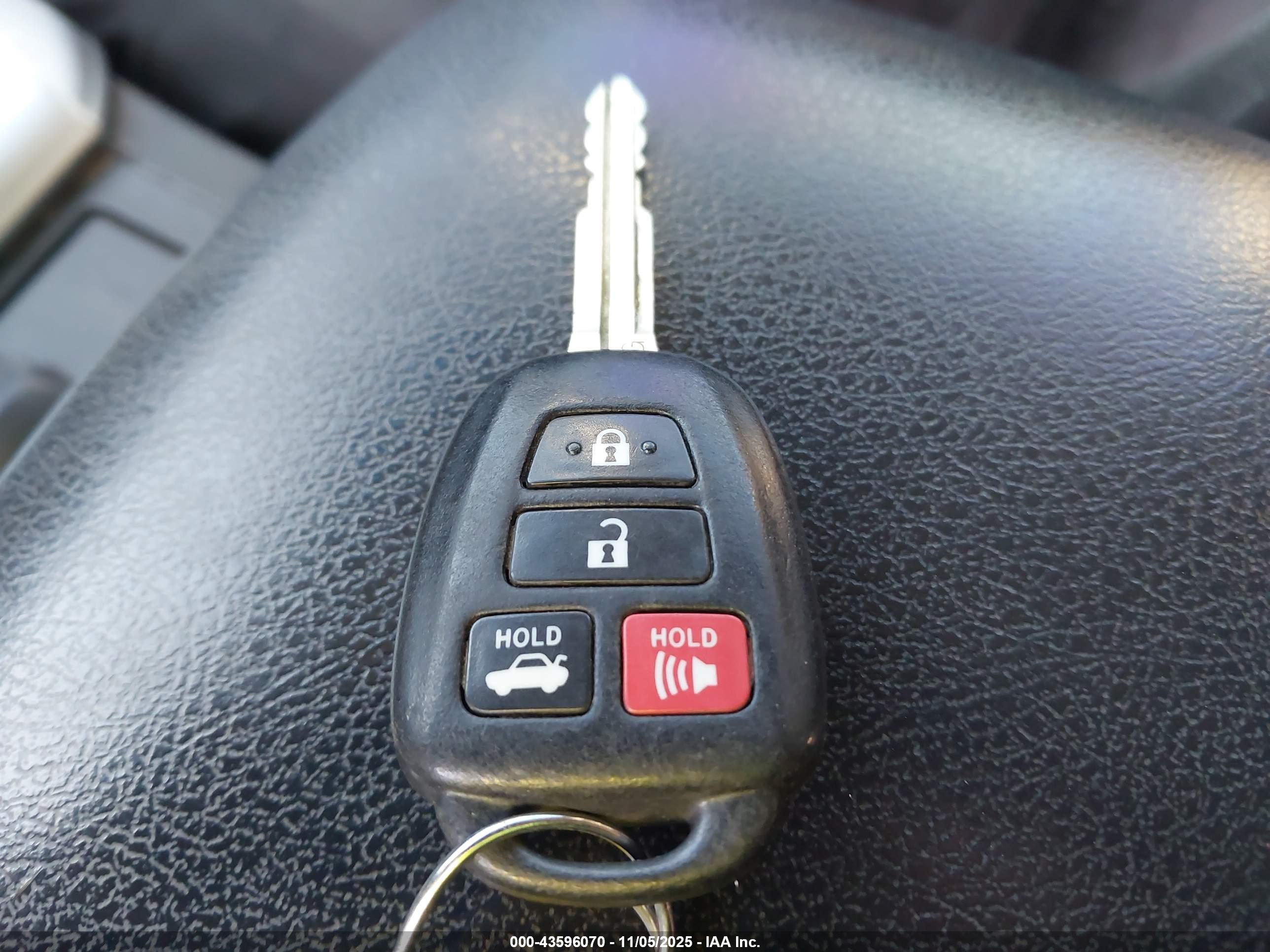 TOYOTA CAMRY image 11