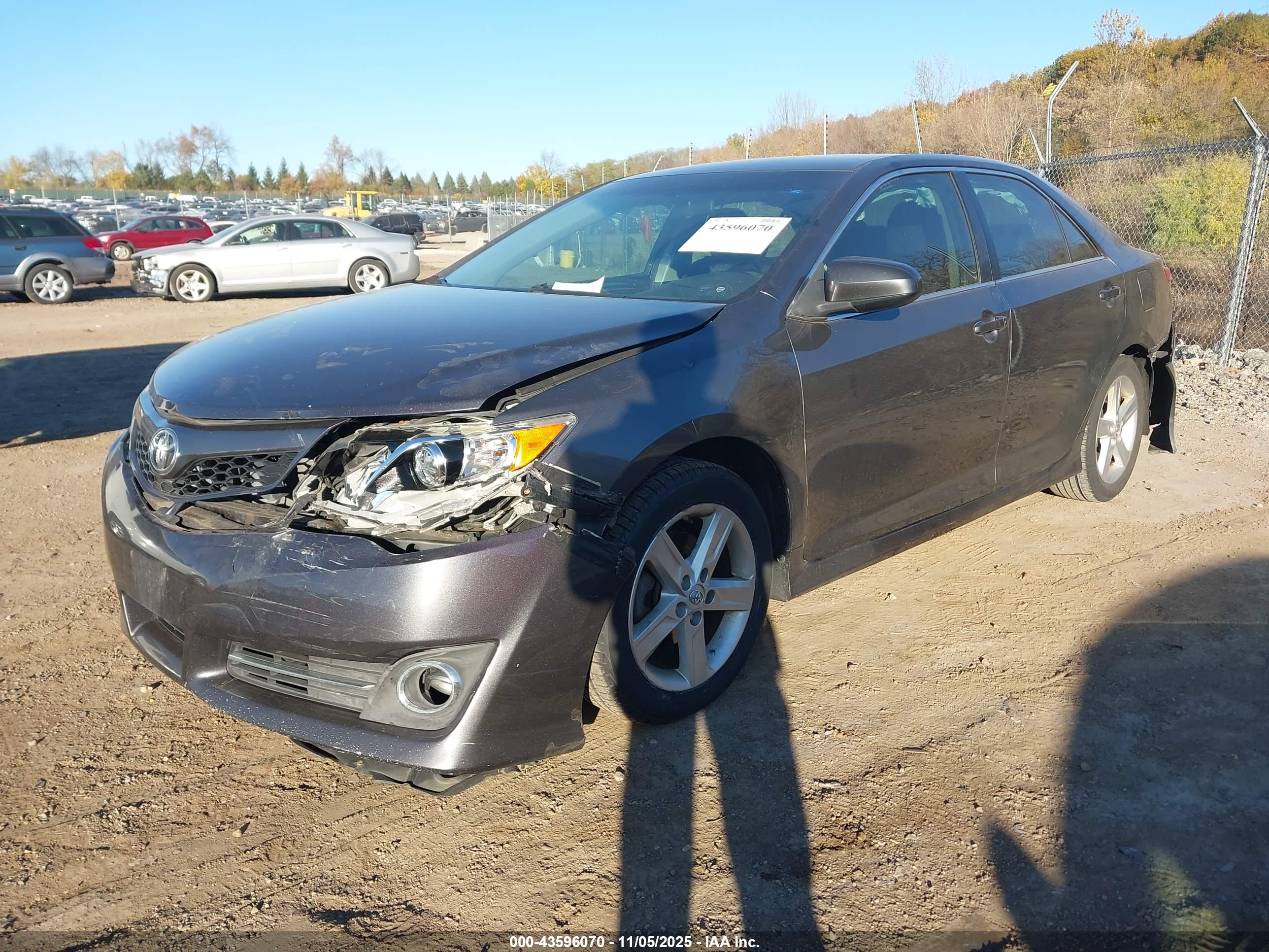TOYOTA CAMRY image 2
