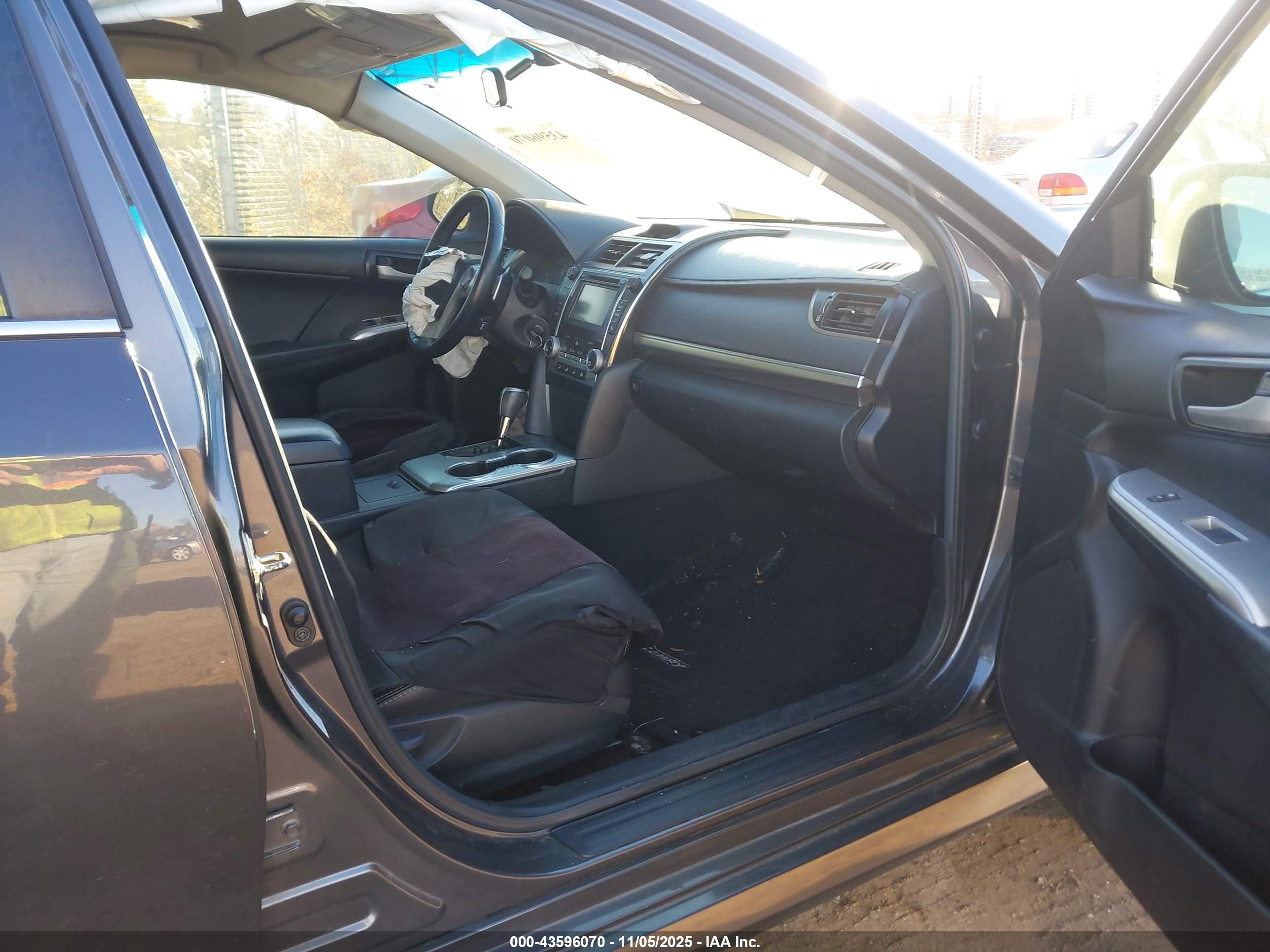 TOYOTA CAMRY image 5