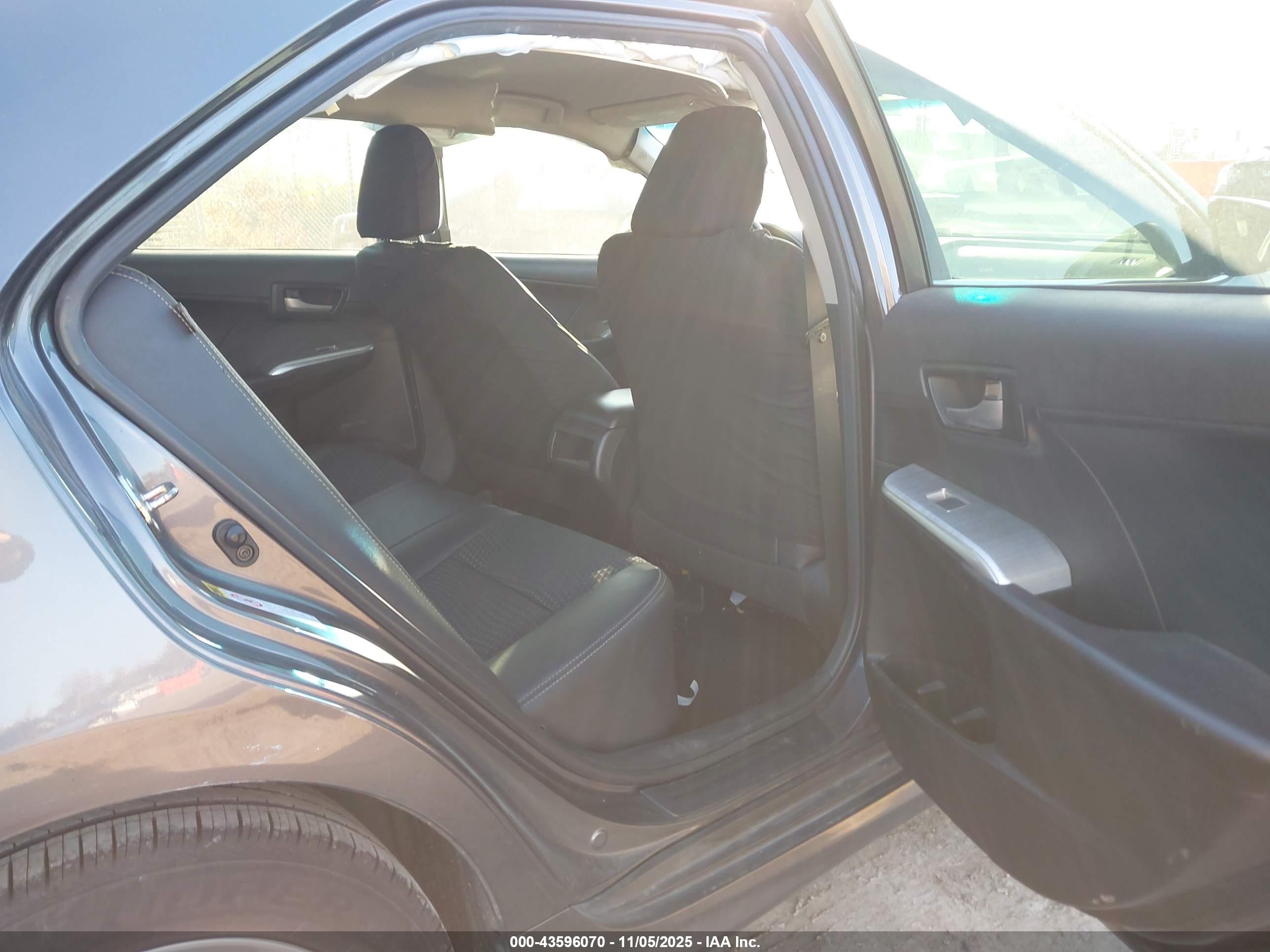 TOYOTA CAMRY image 8