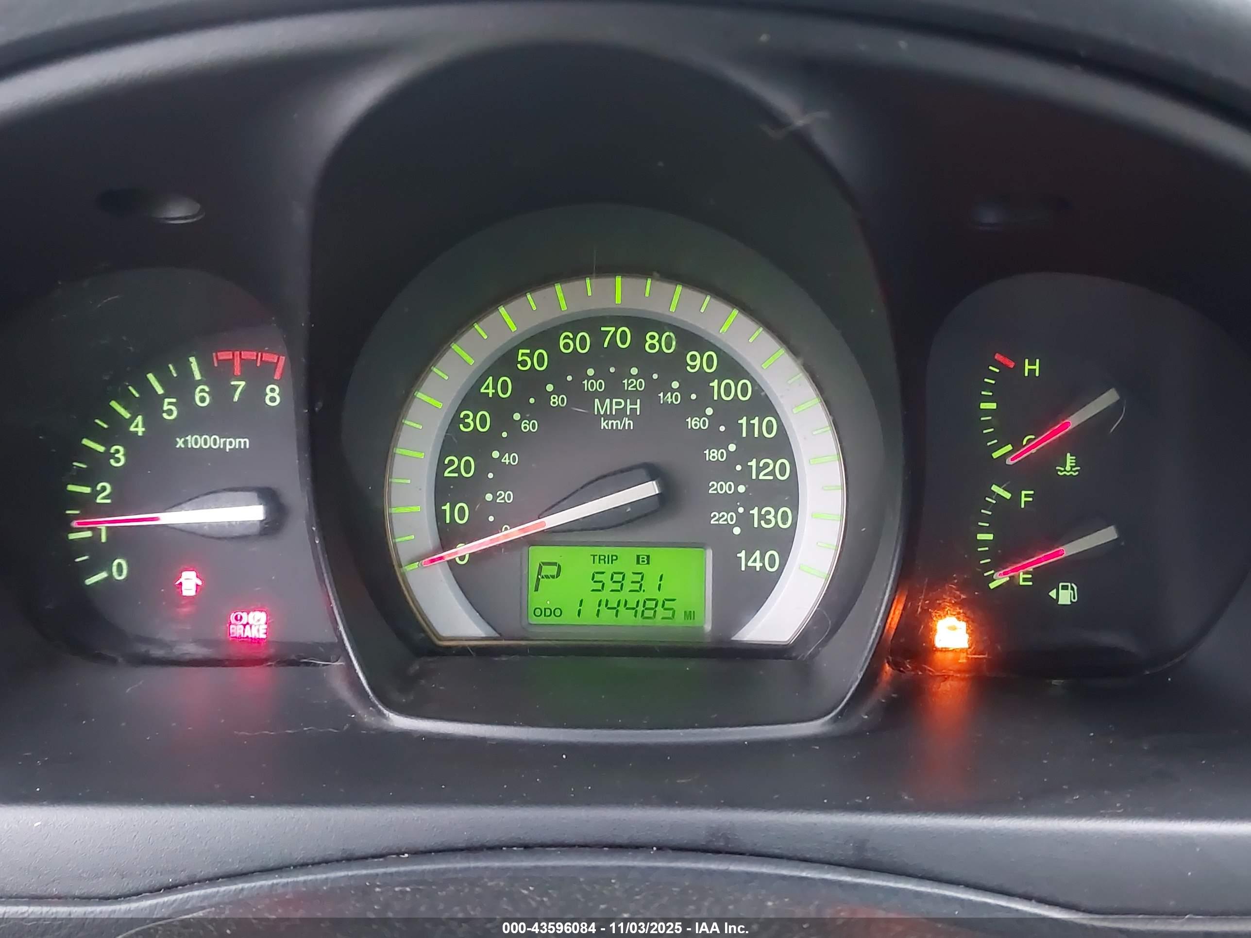KIA SPECTRA5 image 7