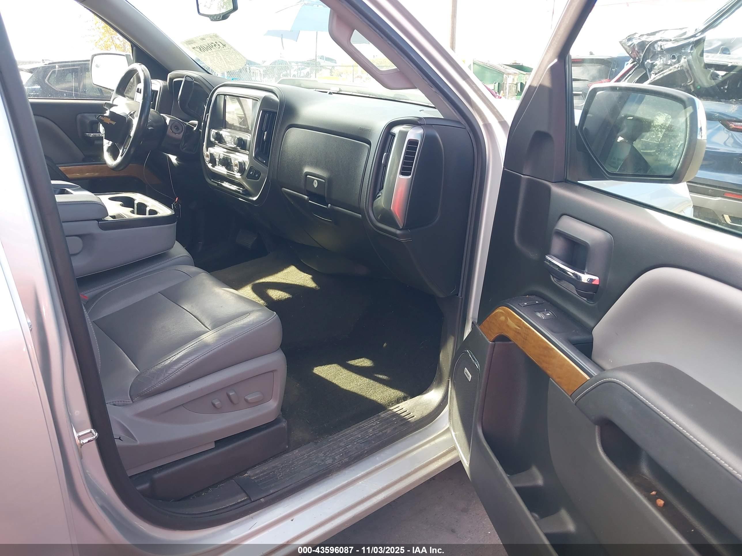 CHEVROLET SILVERADO image 5