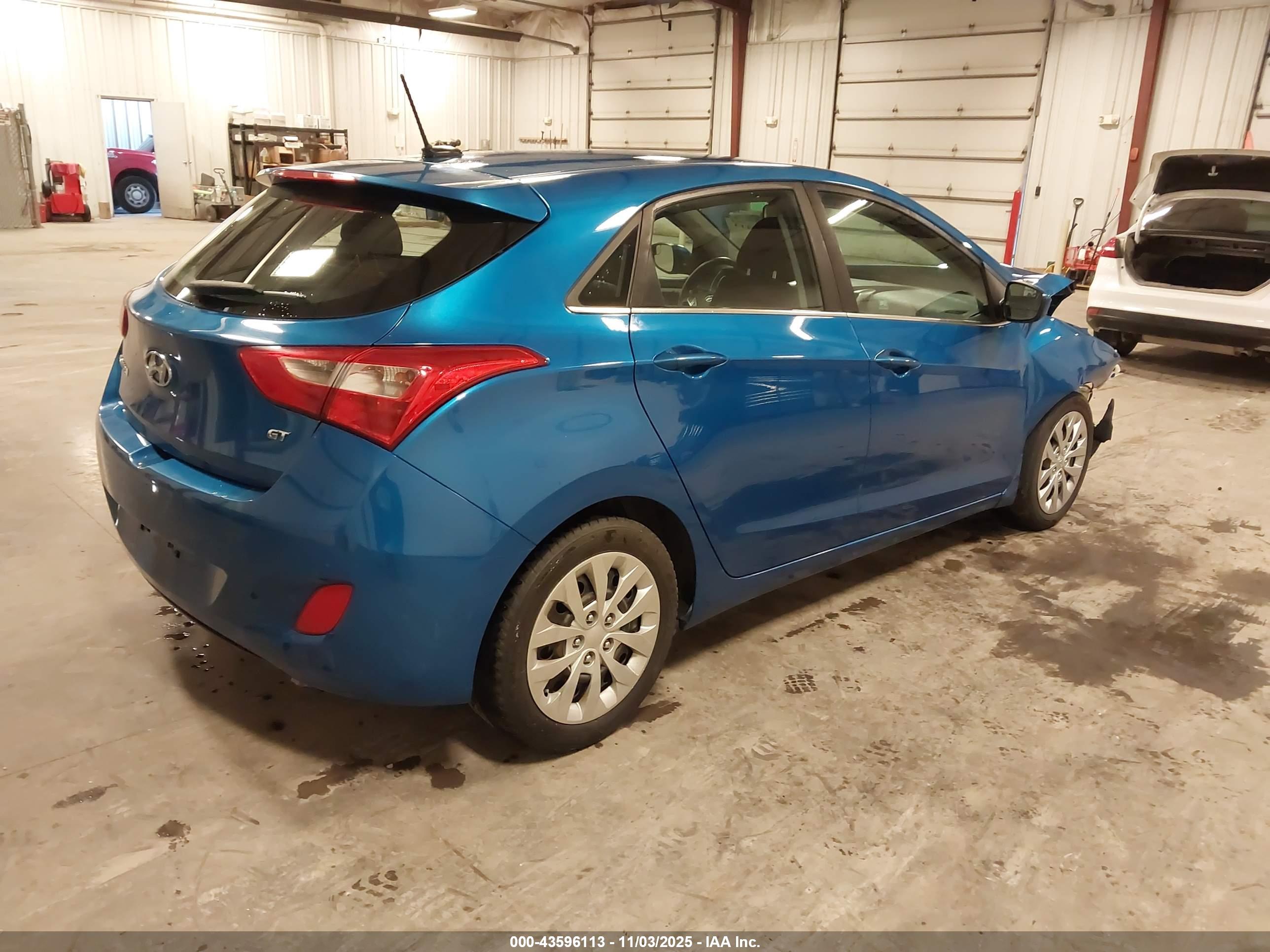 HYUNDAI ELANTRA image 4