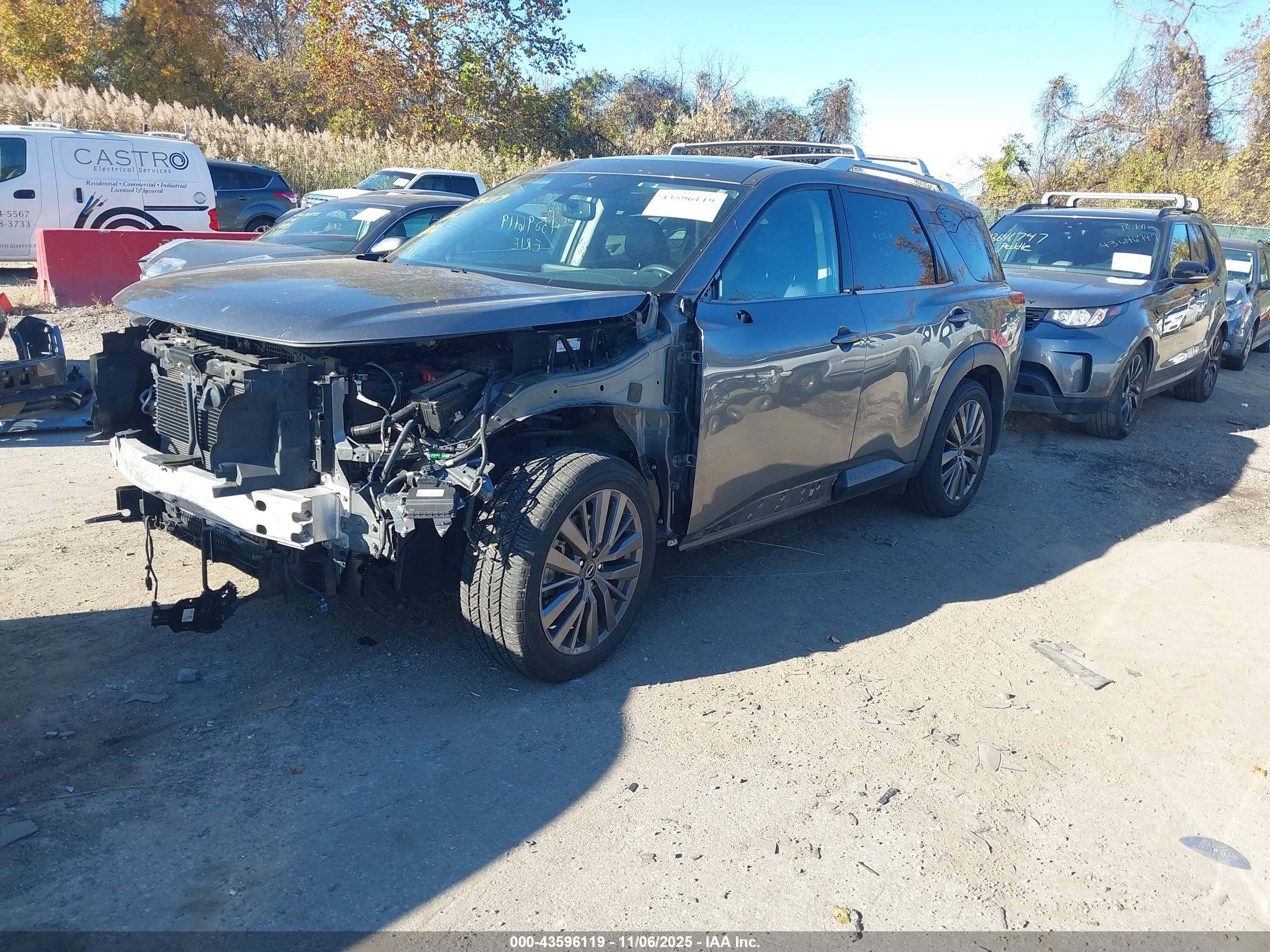 NISSAN PATHFINDER image 2