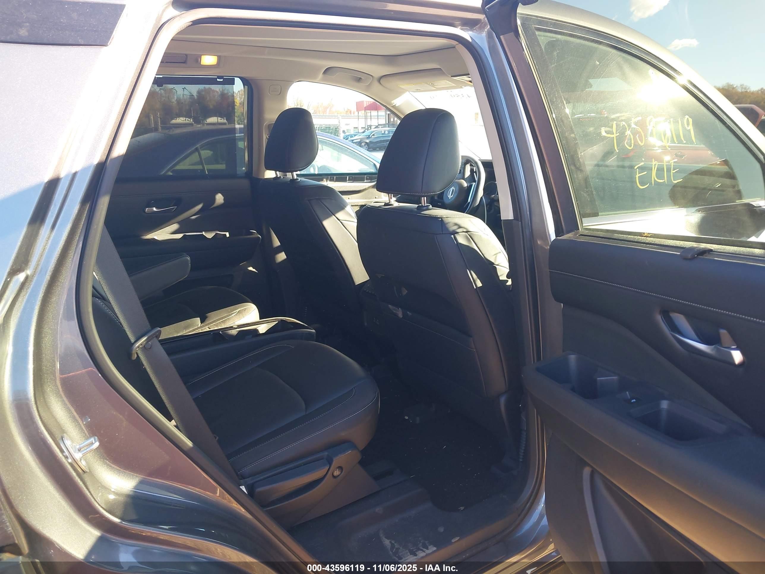 NISSAN PATHFINDER image 8