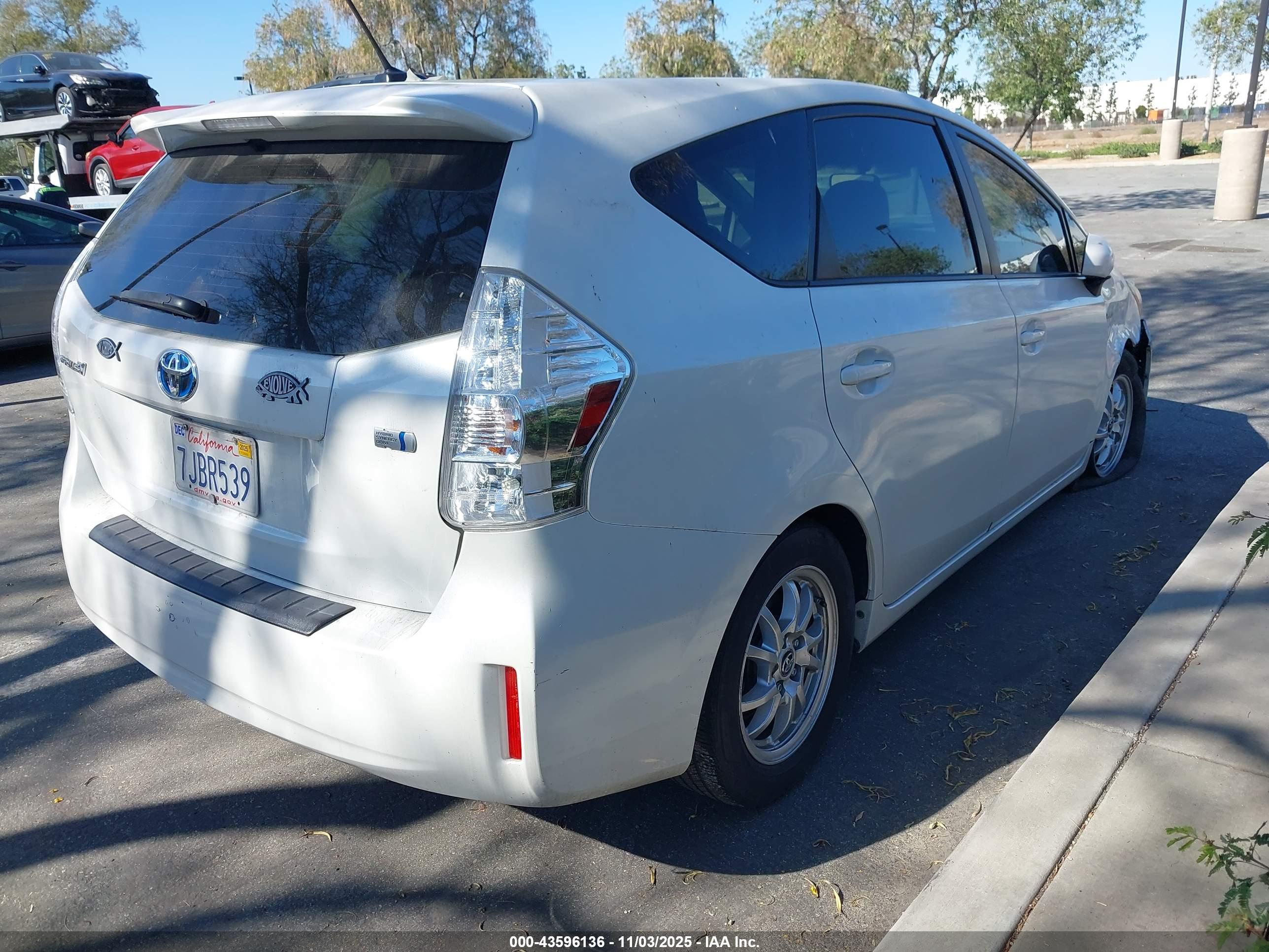 TOYOTA PRIUS image 4