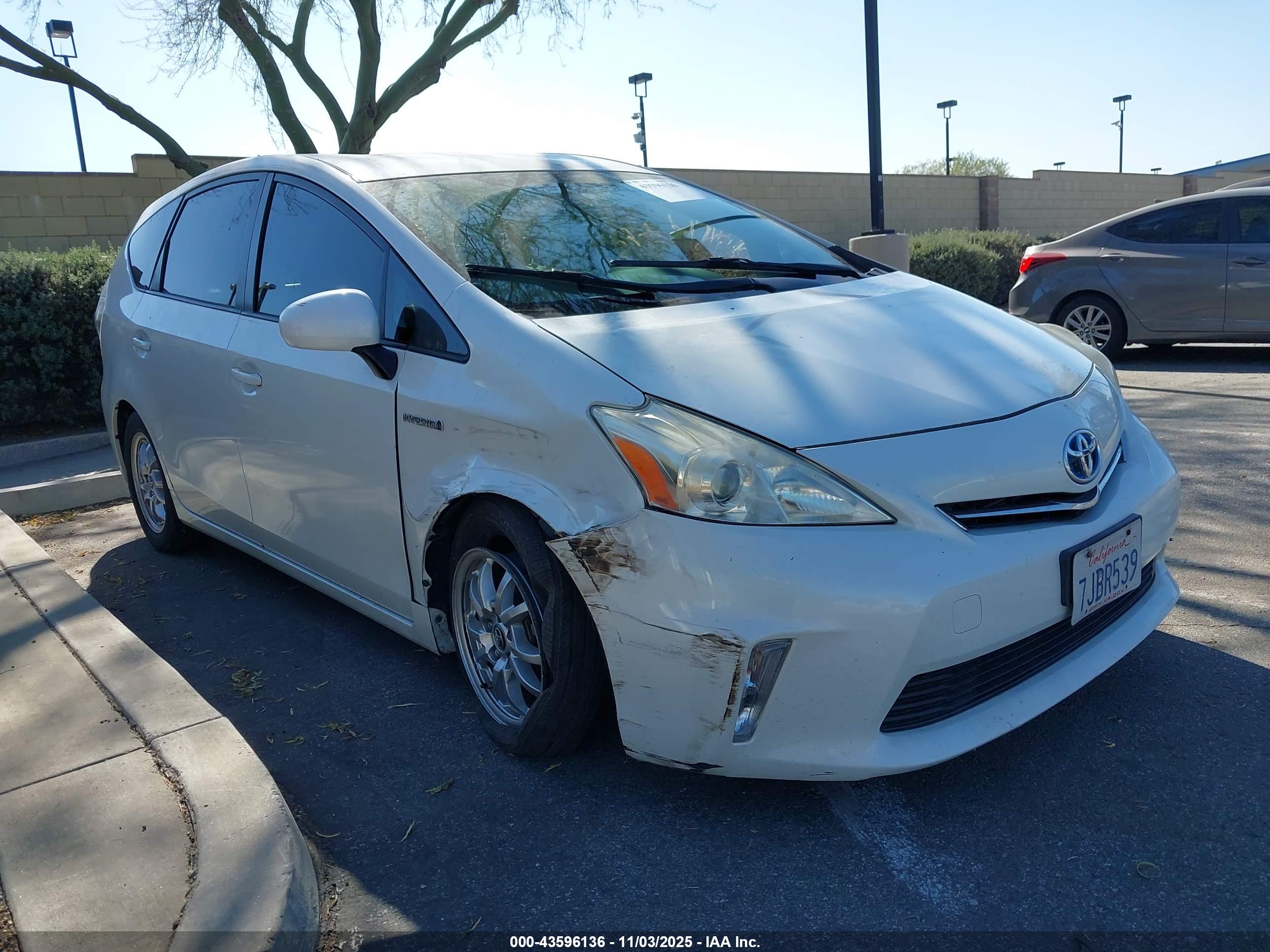 TOYOTA PRIUS image 6