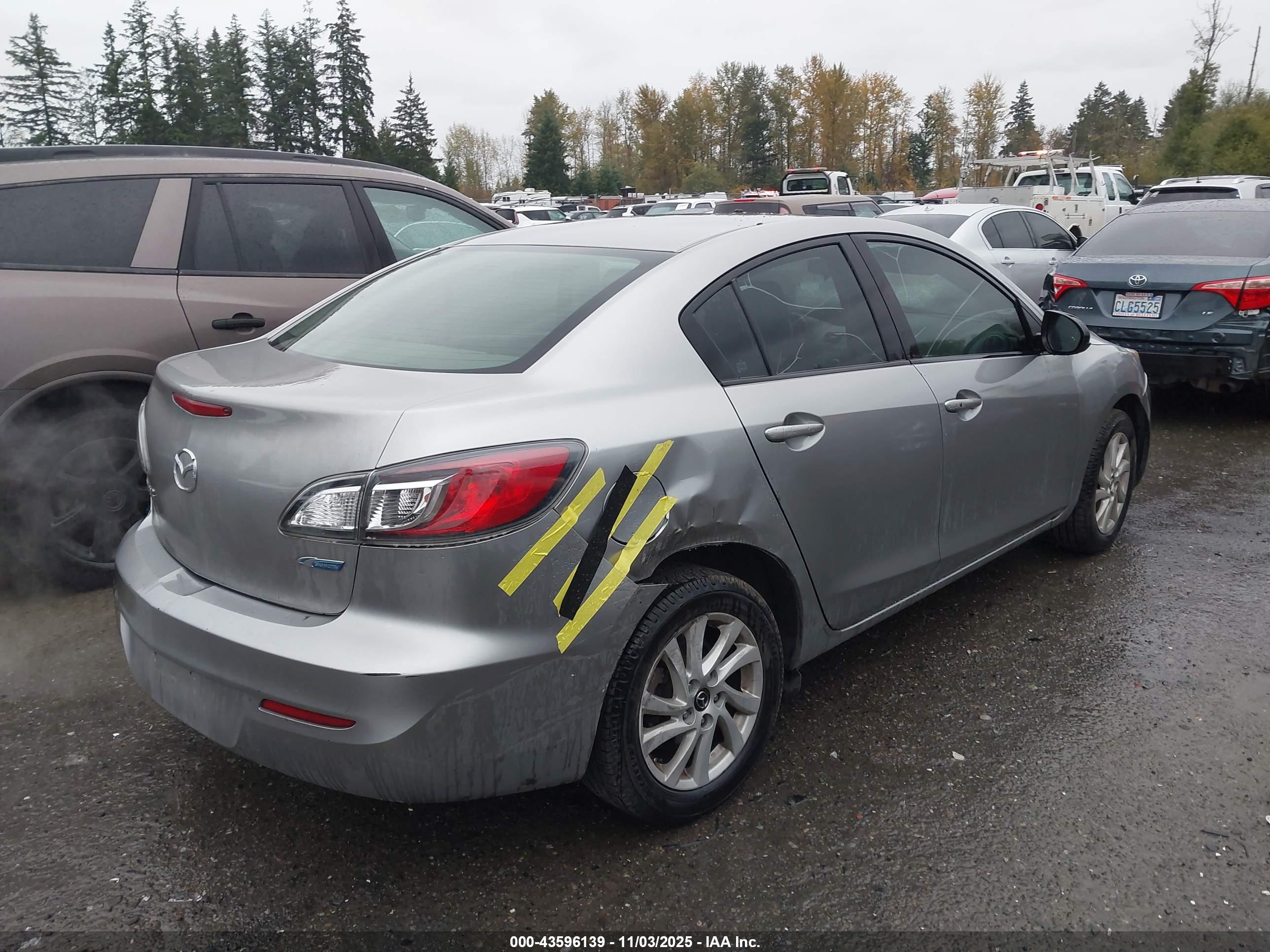 MAZDA MAZDA3 image 4