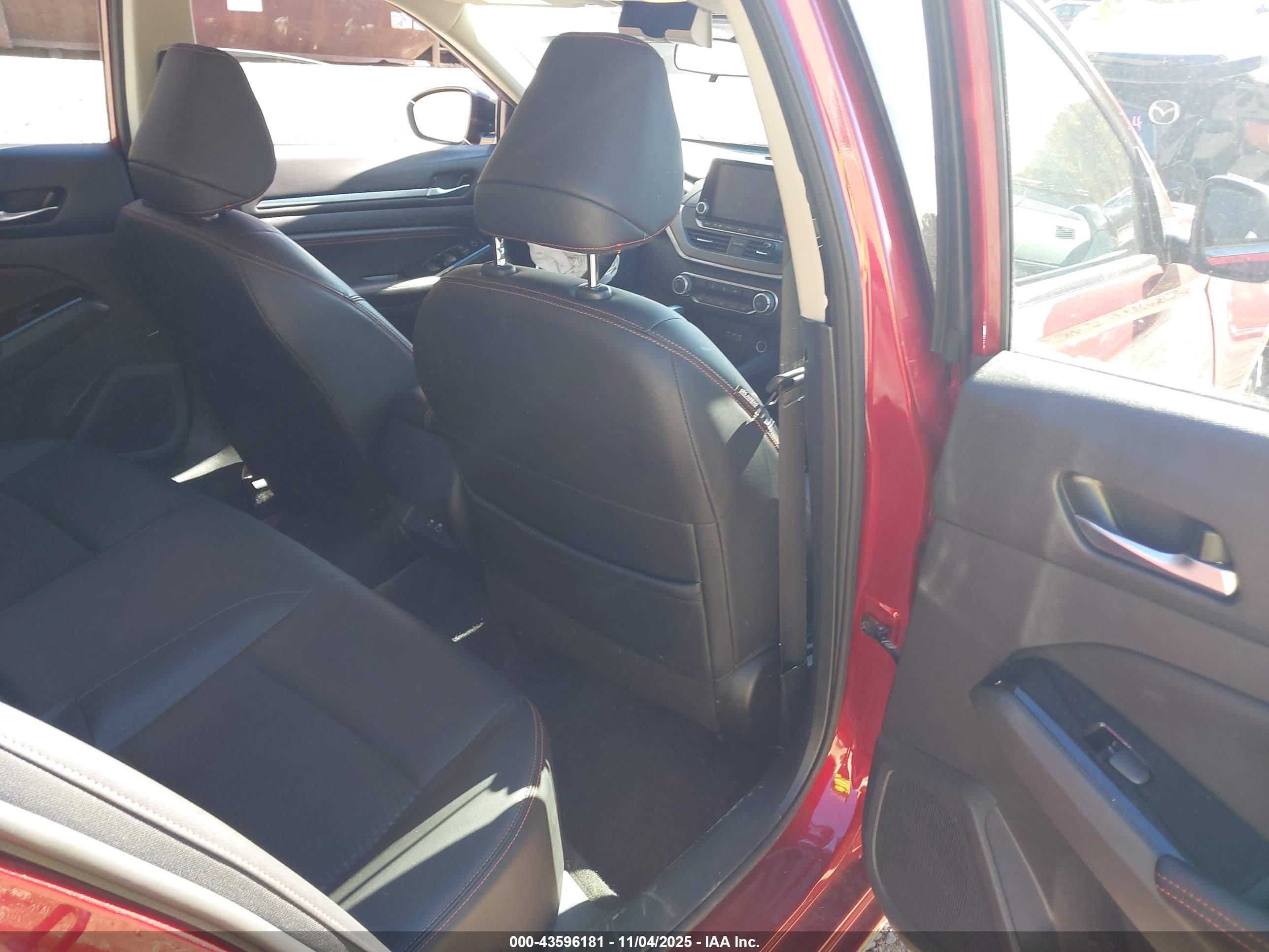 NISSAN ALTIMA image 8