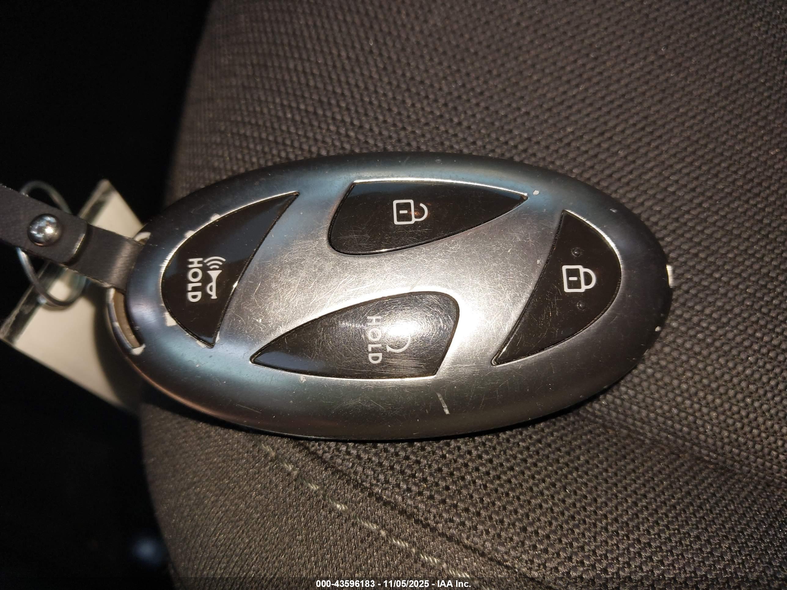 HYUNDAI KONA image 11