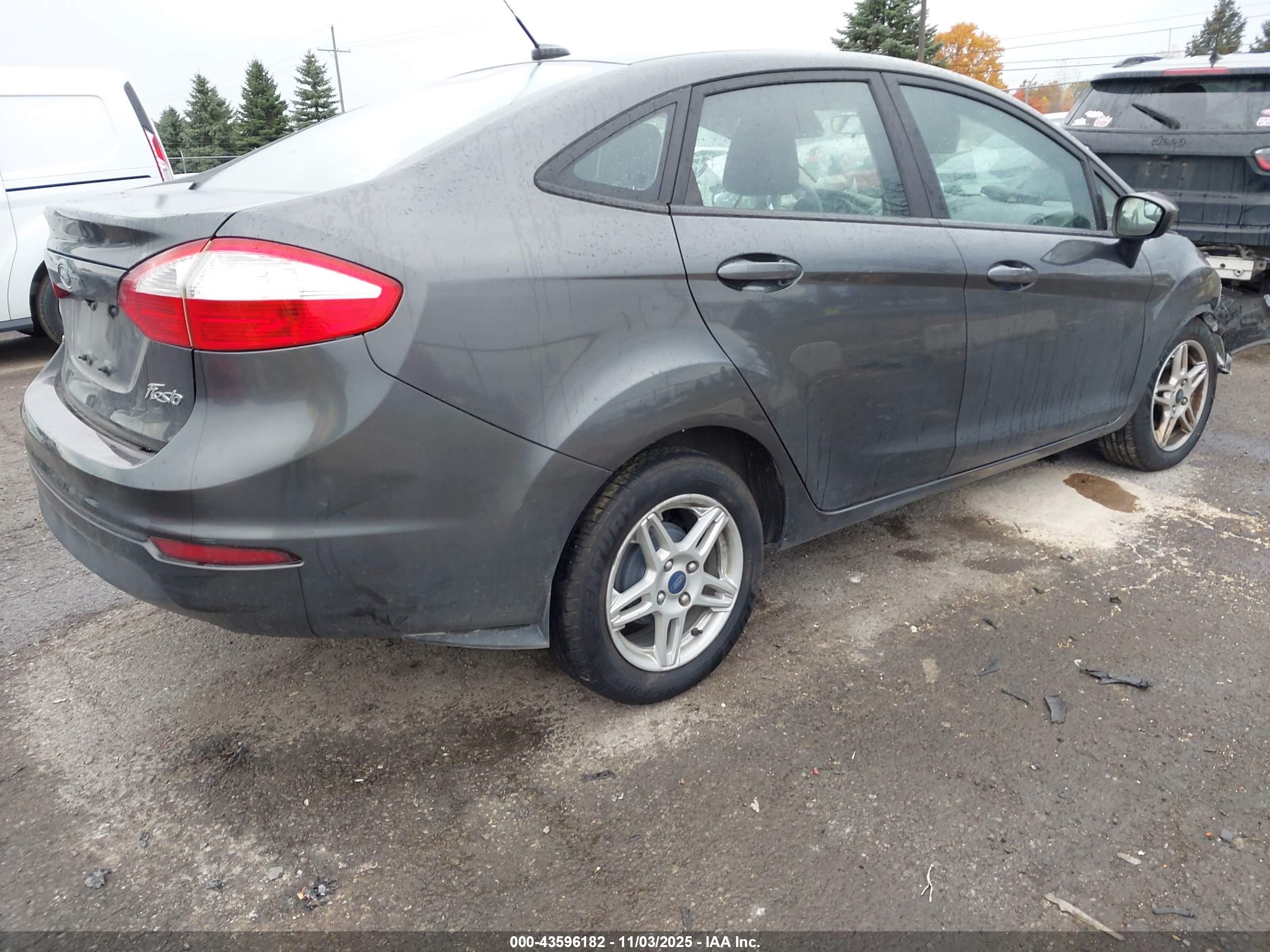 FORD FIESTA image 4
