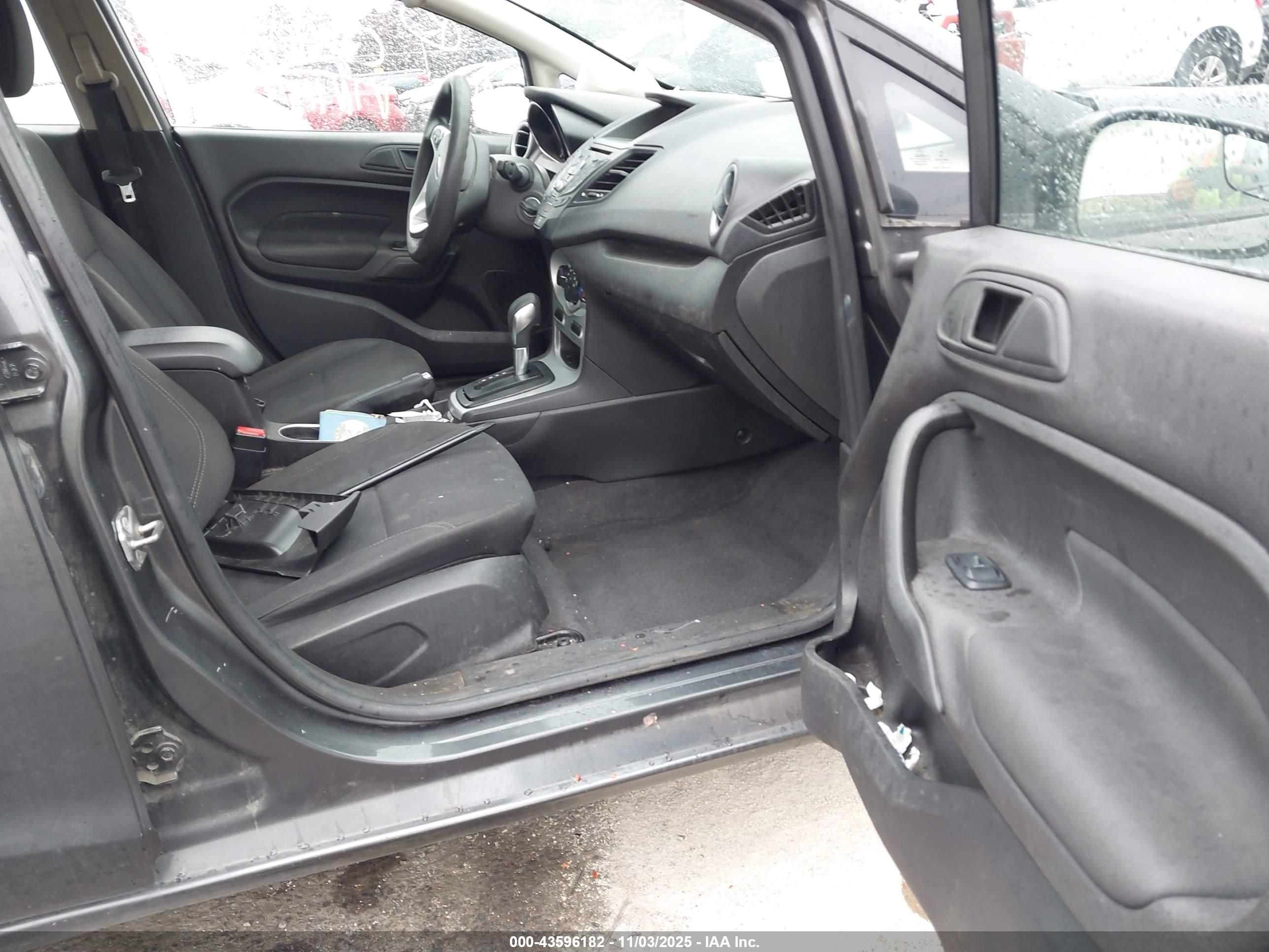 FORD FIESTA image 5