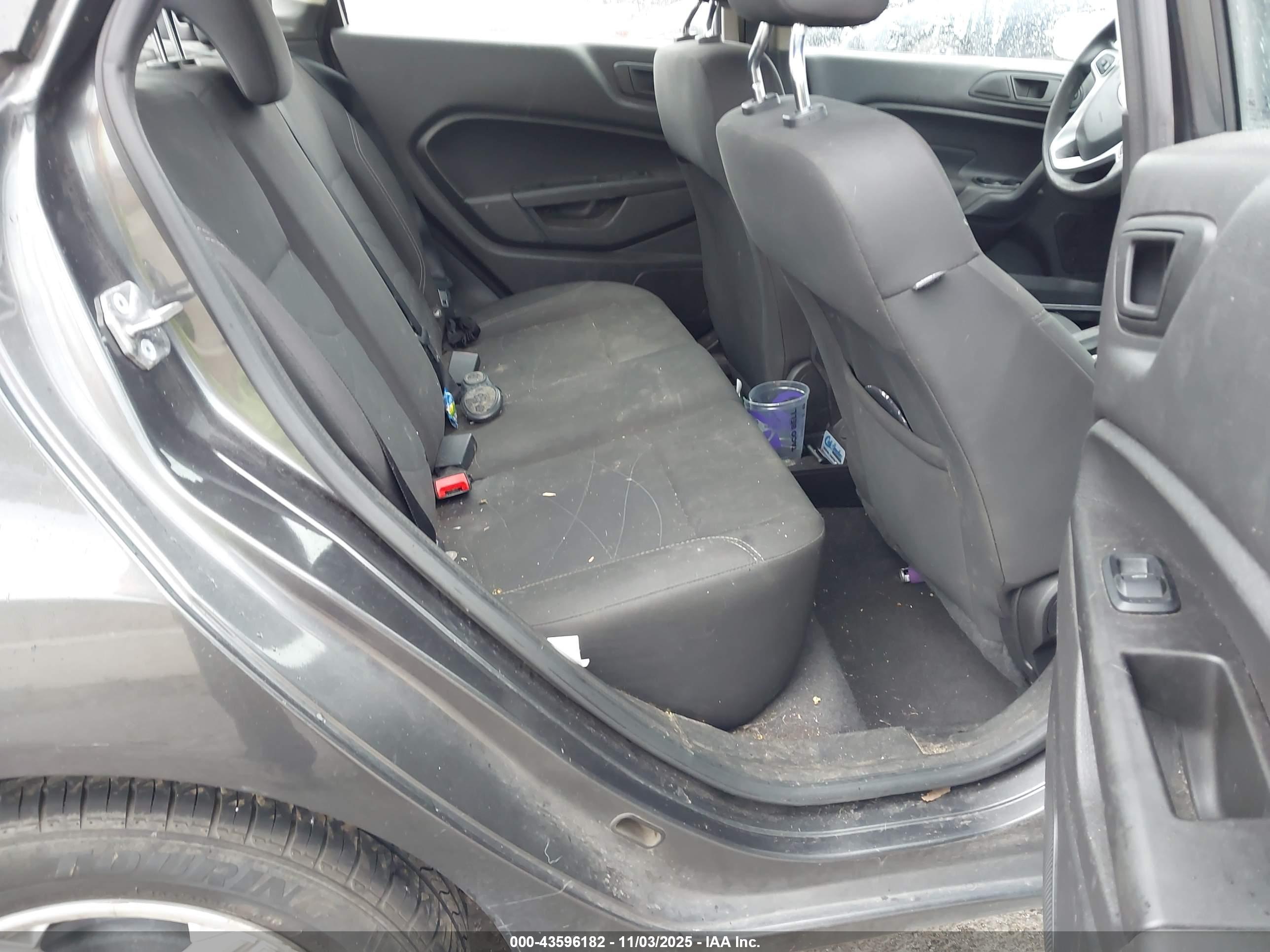 FORD FIESTA image 8