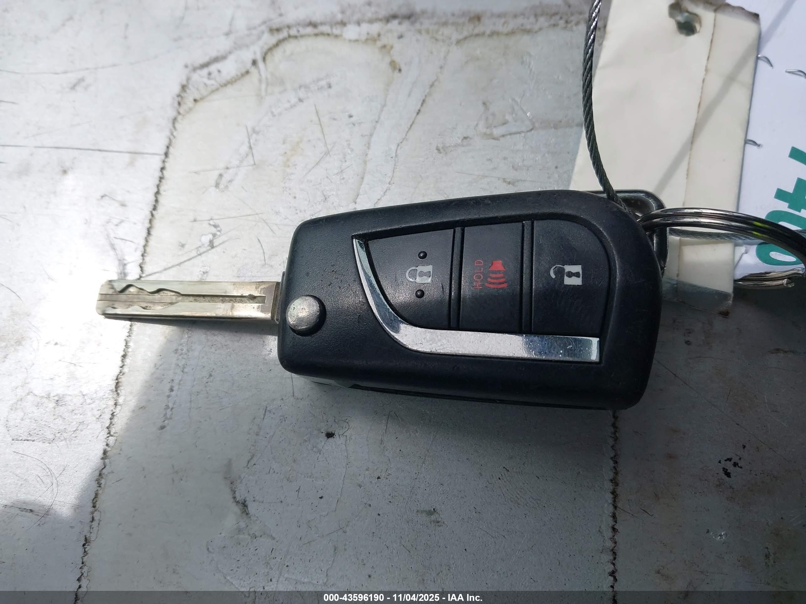 TOYOTA RAV4 image 11