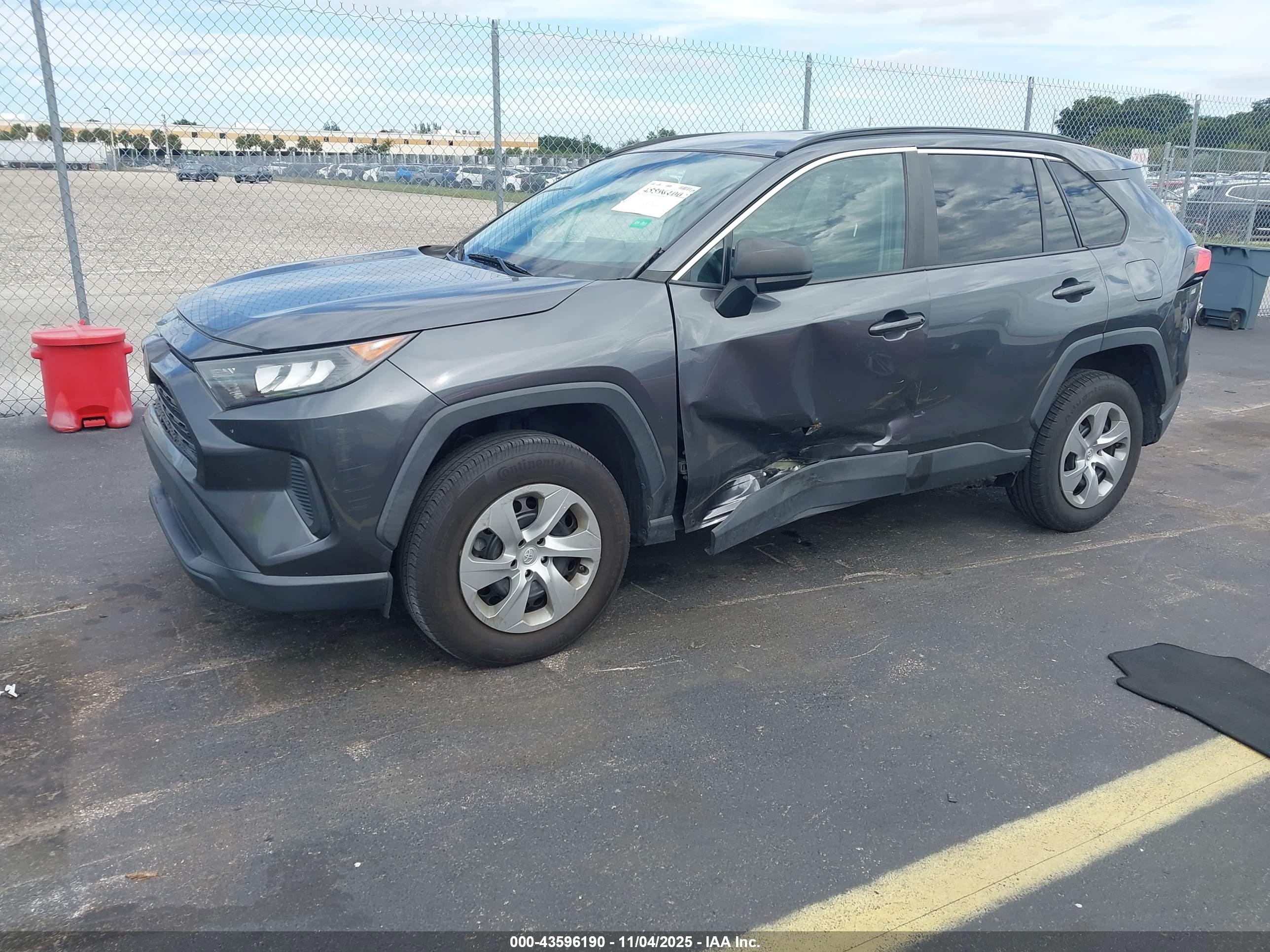 TOYOTA RAV4 image 2