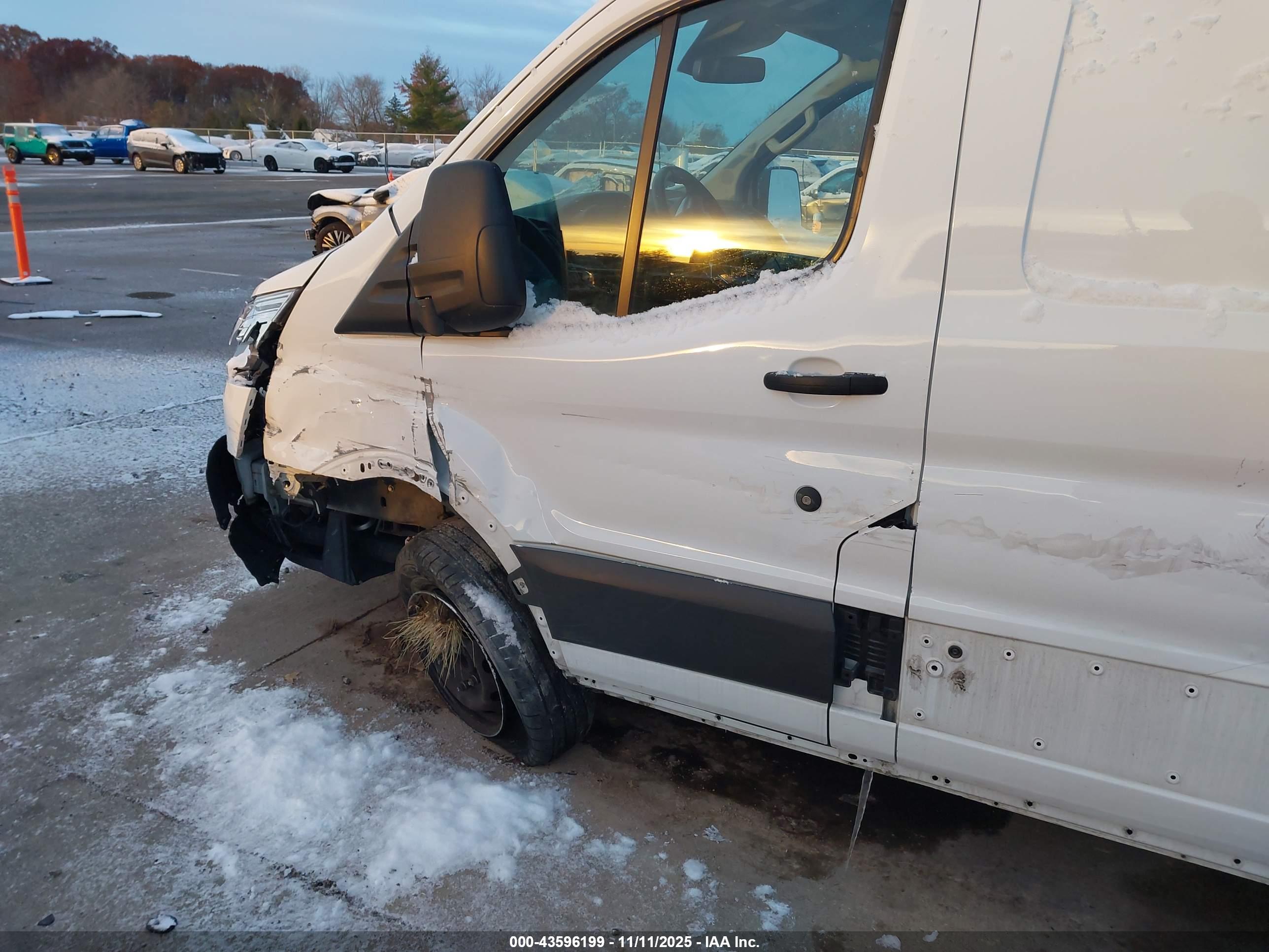 FORD TRANSIT-250 image 6
