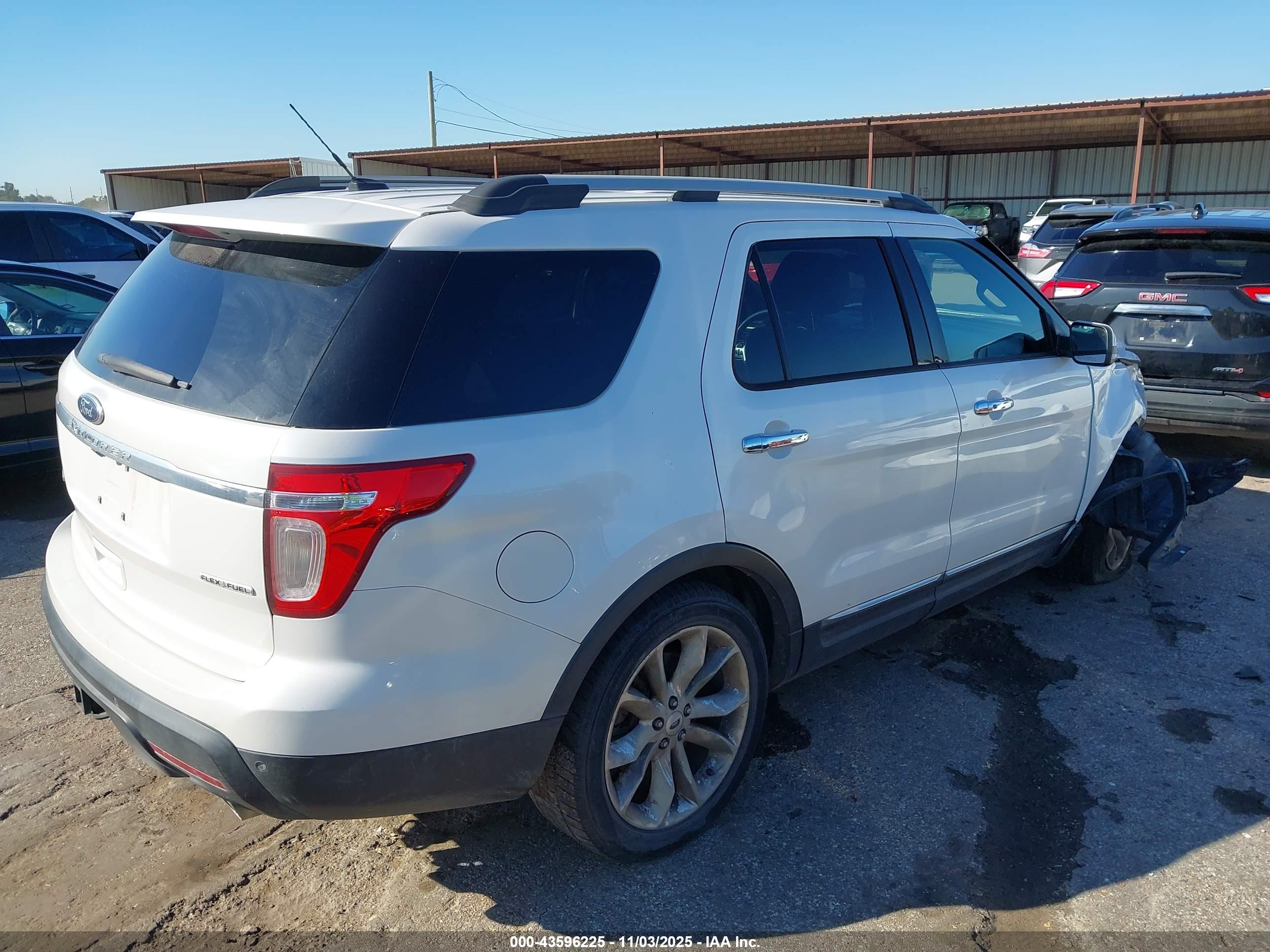 FORD EXPLORER image 4
