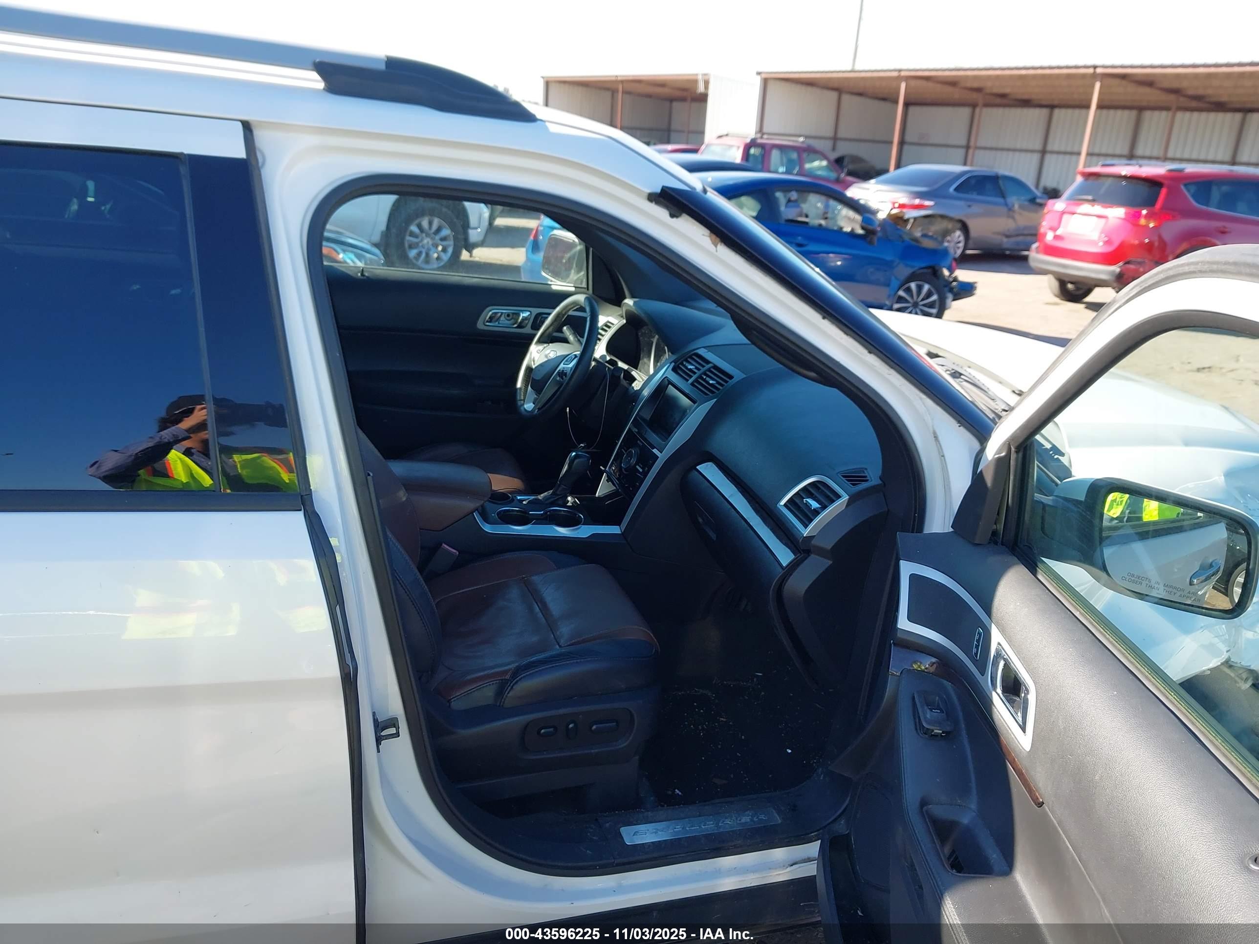 FORD EXPLORER image 5