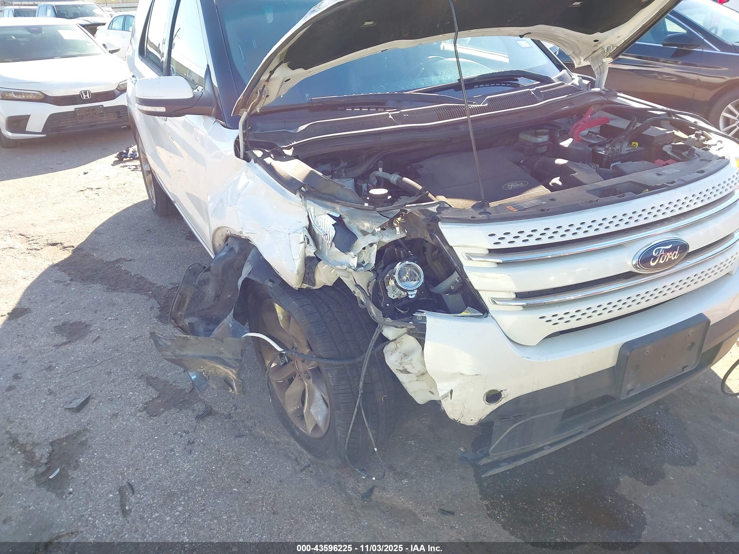 FORD EXPLORER image 6