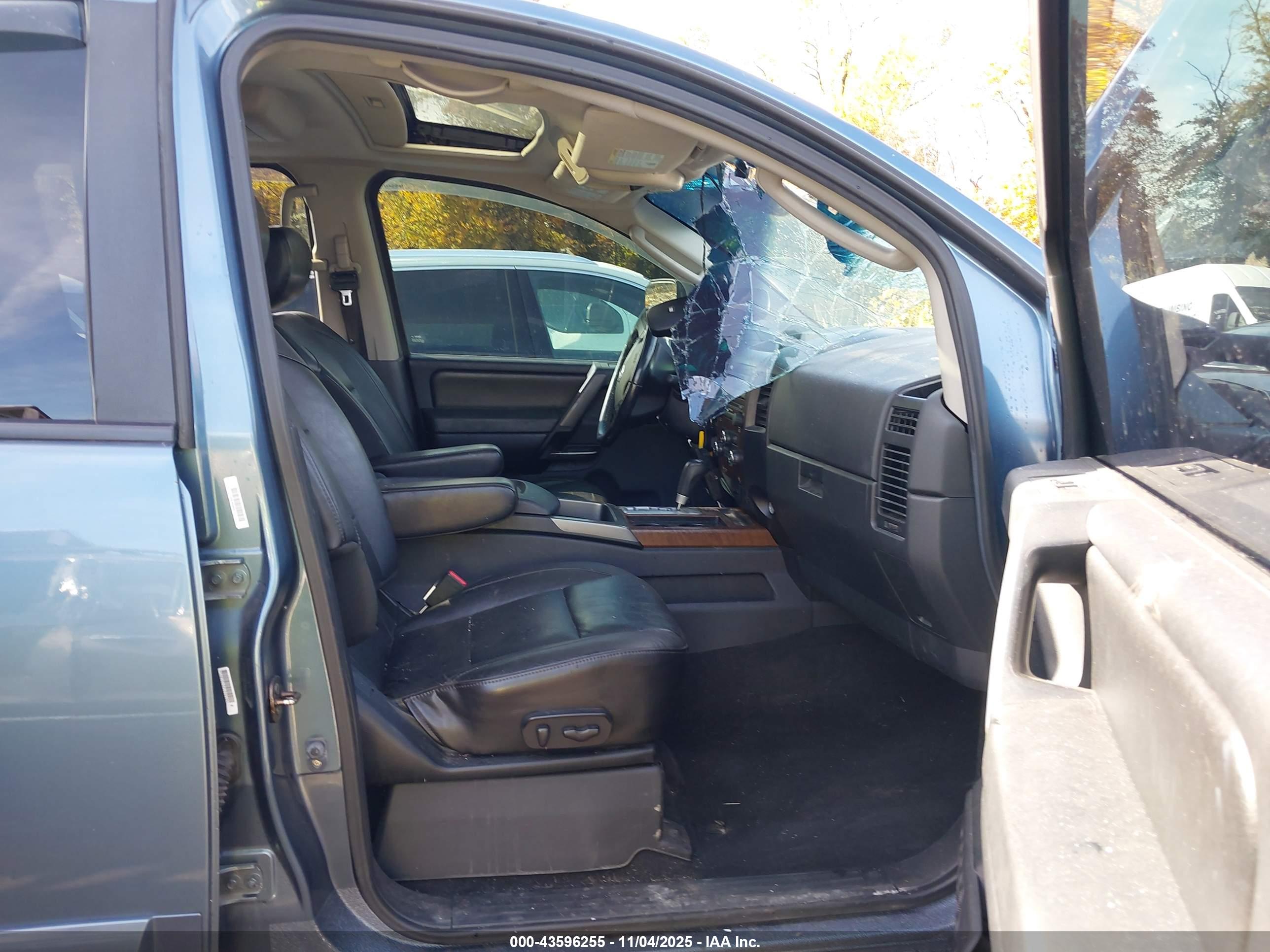 NISSAN TITAN image 5
