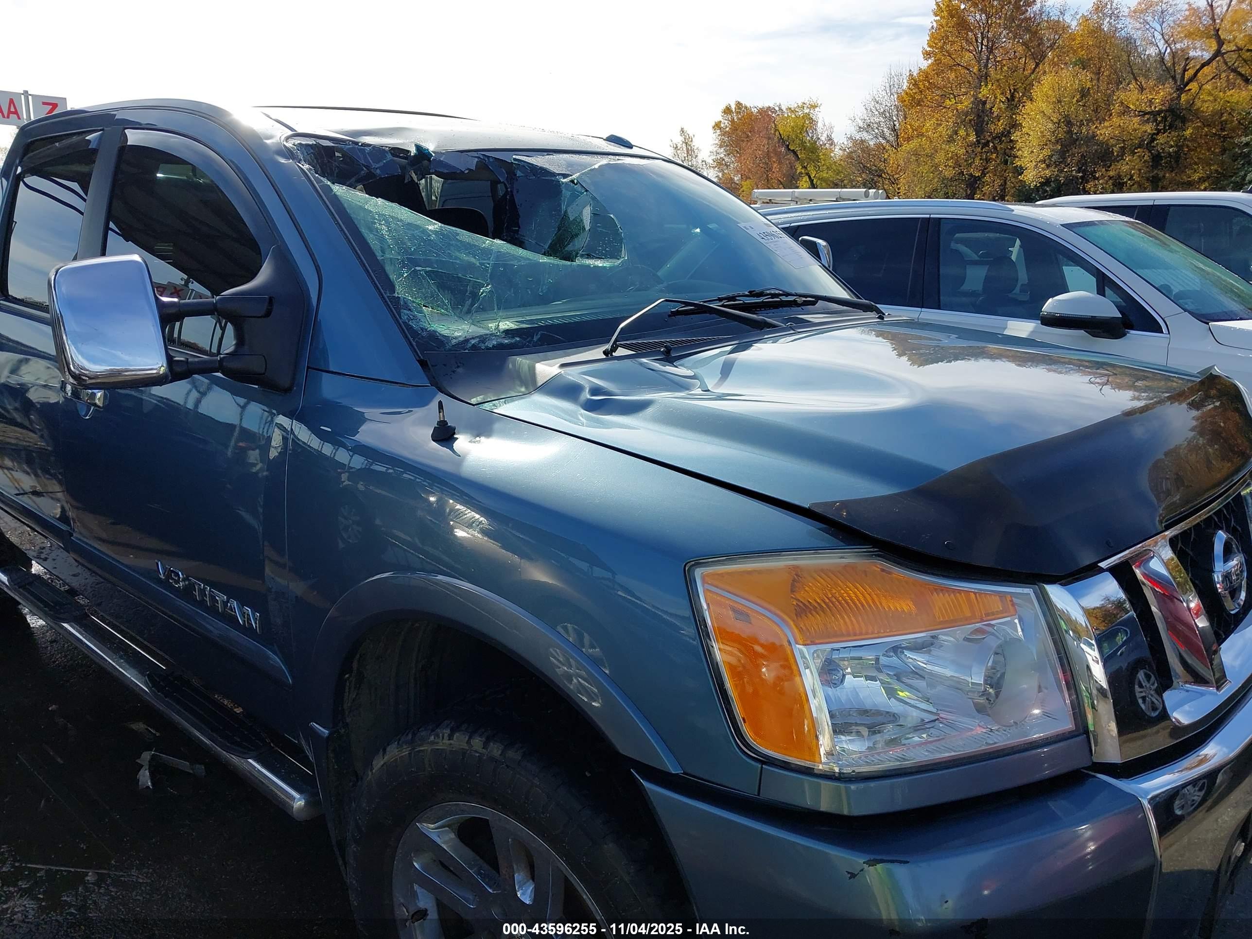 NISSAN TITAN image 6