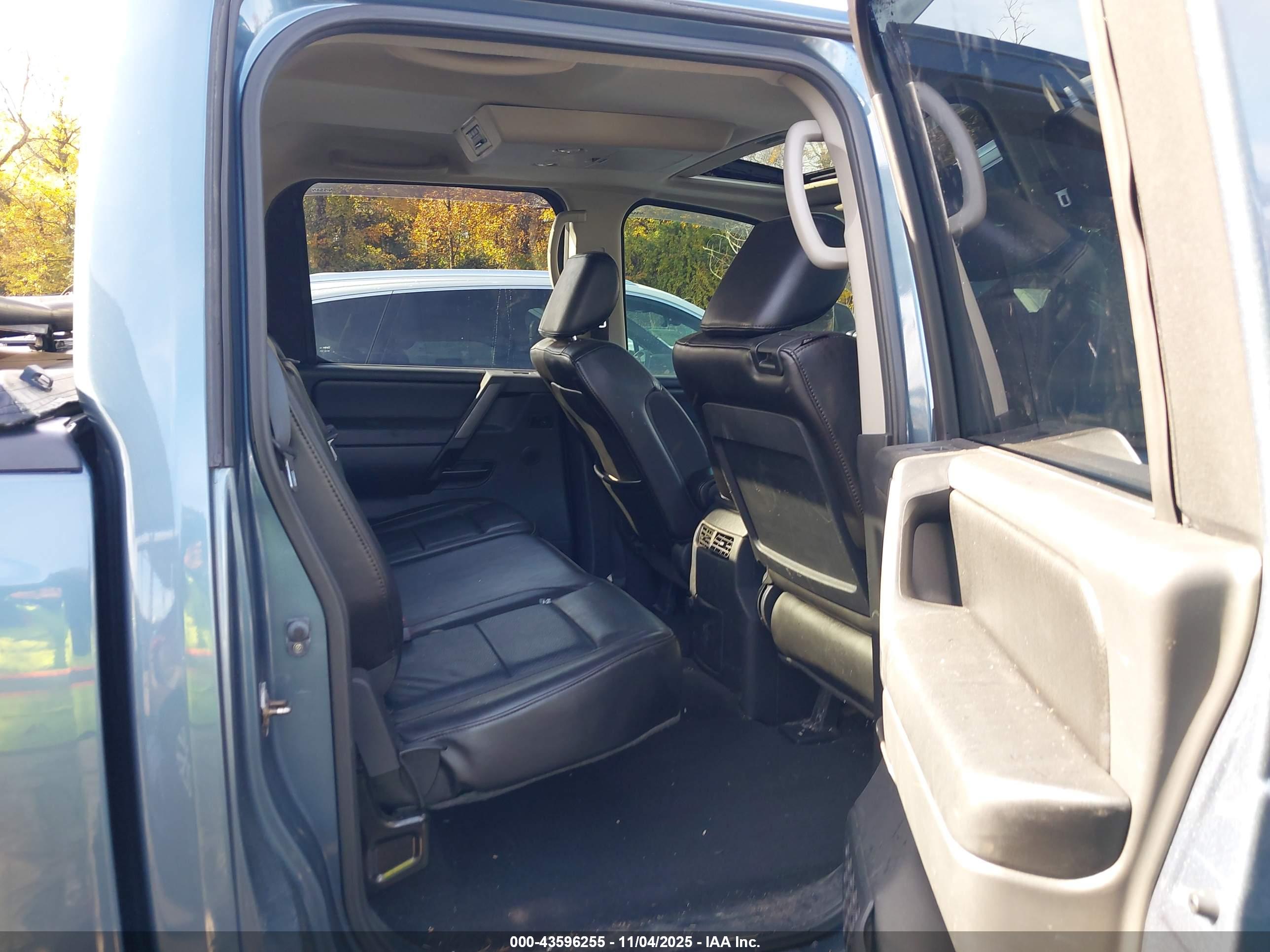 NISSAN TITAN image 8