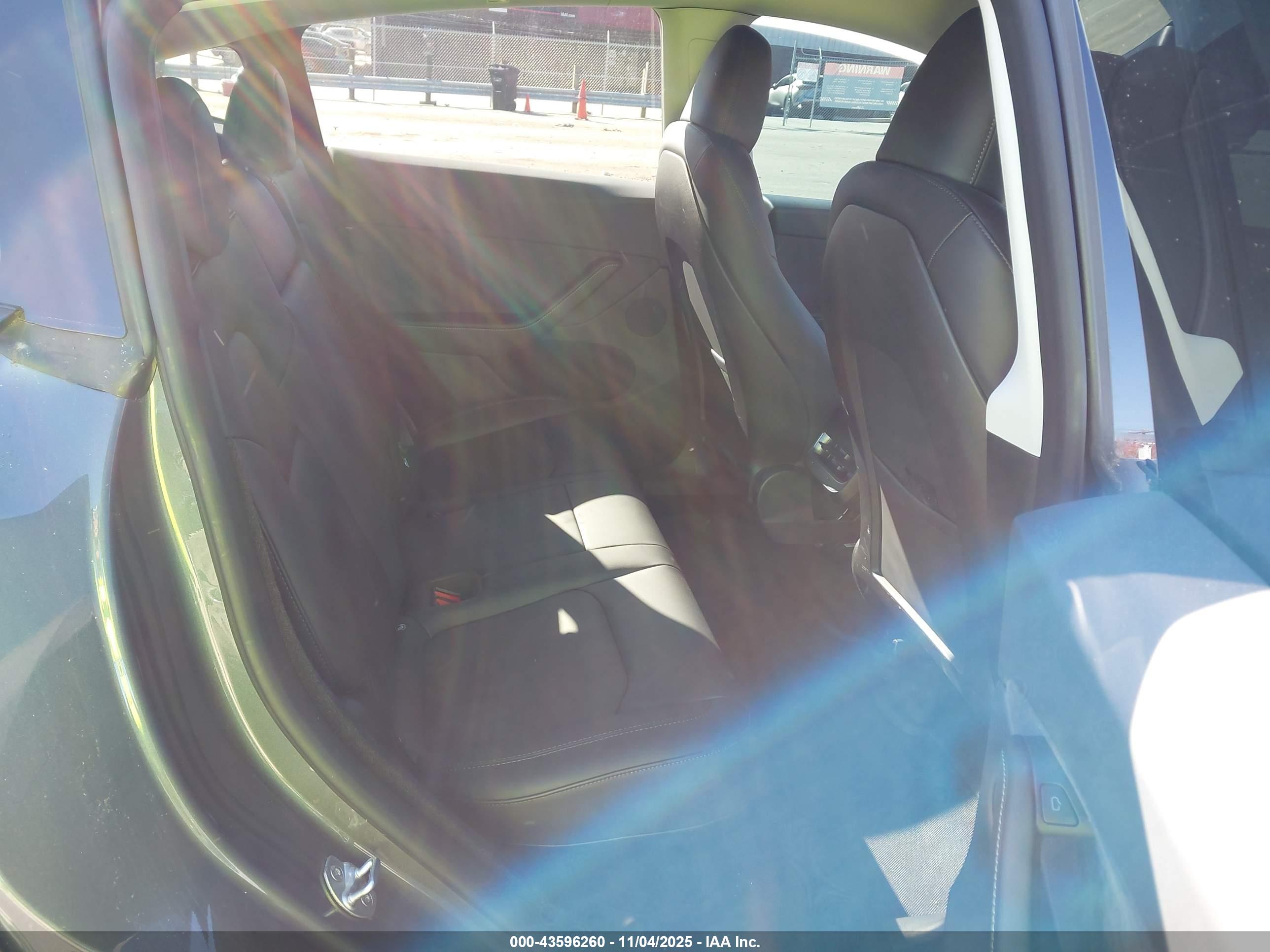TESLA MODEL image 8