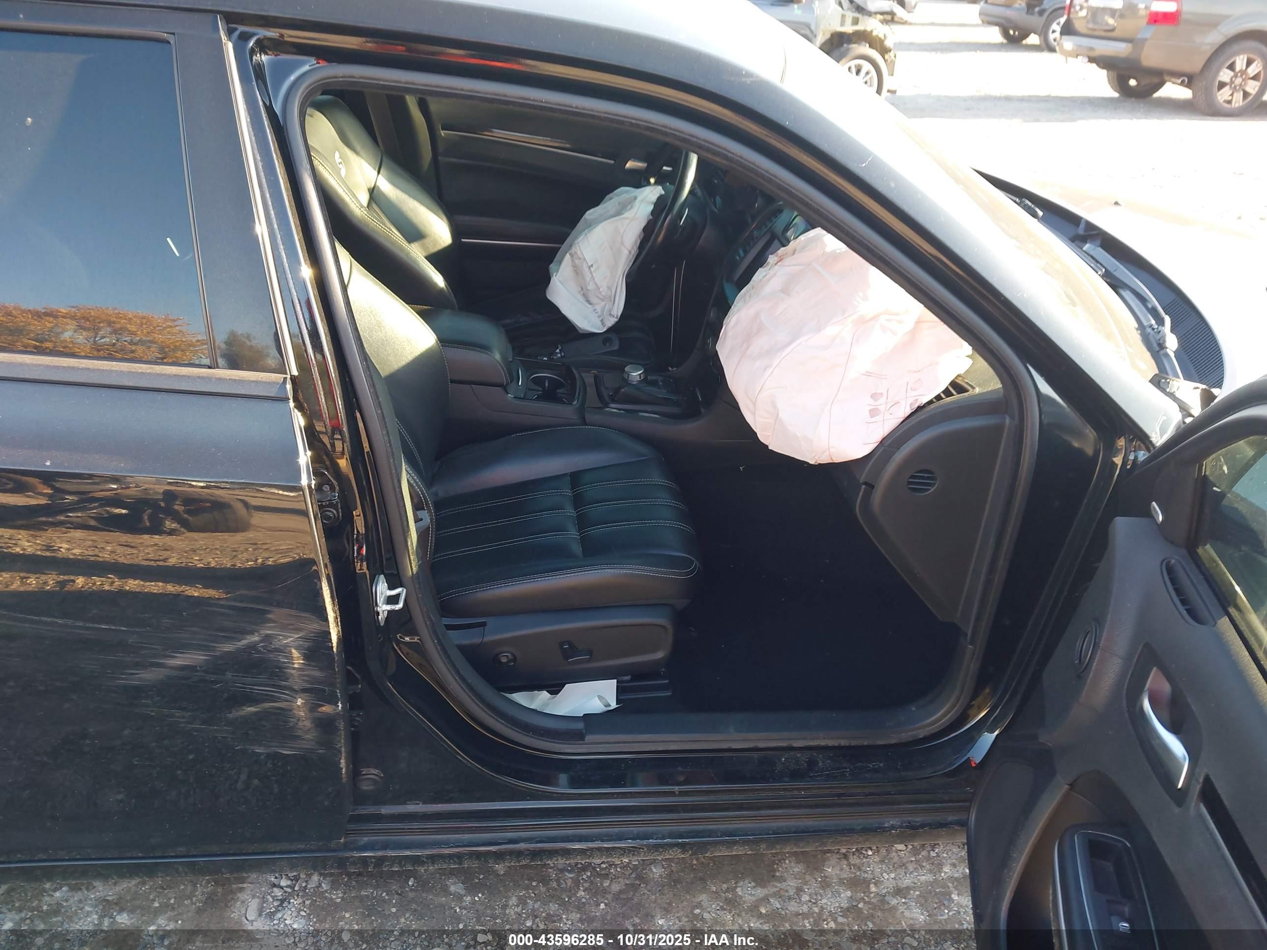 CHRYSLER 300 image 5