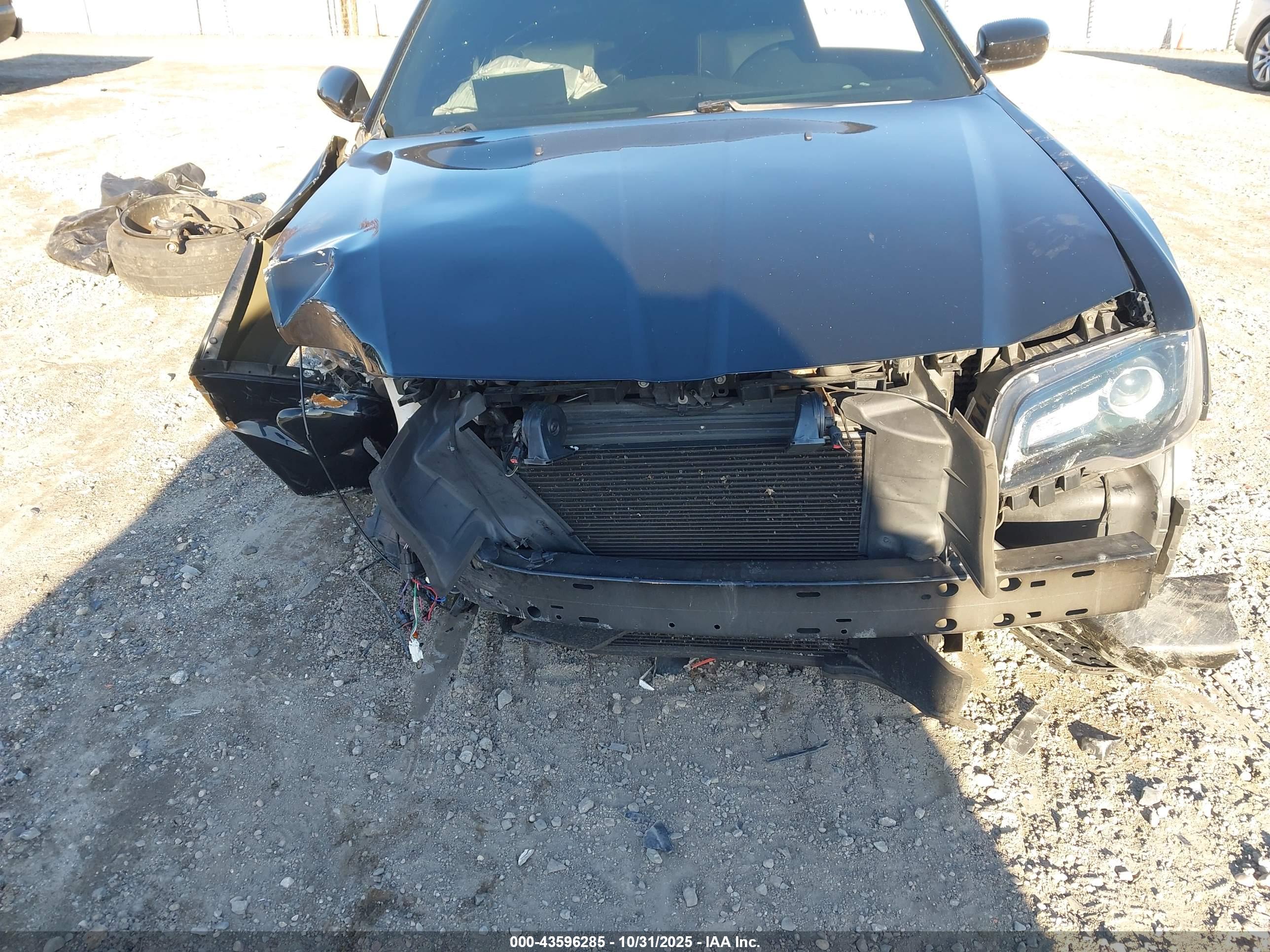 CHRYSLER 300 image 6