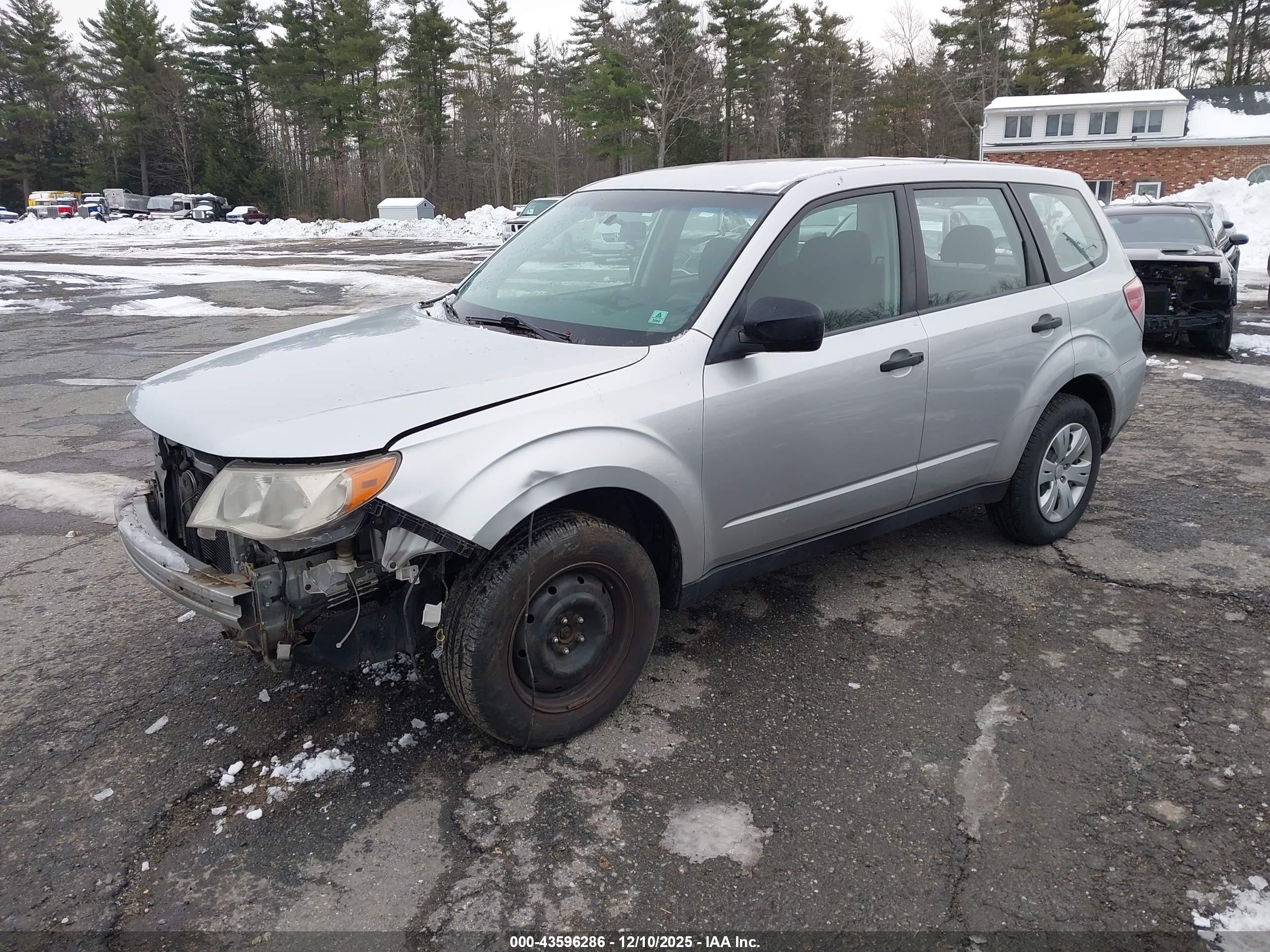 SUBARU FORESTER image 2