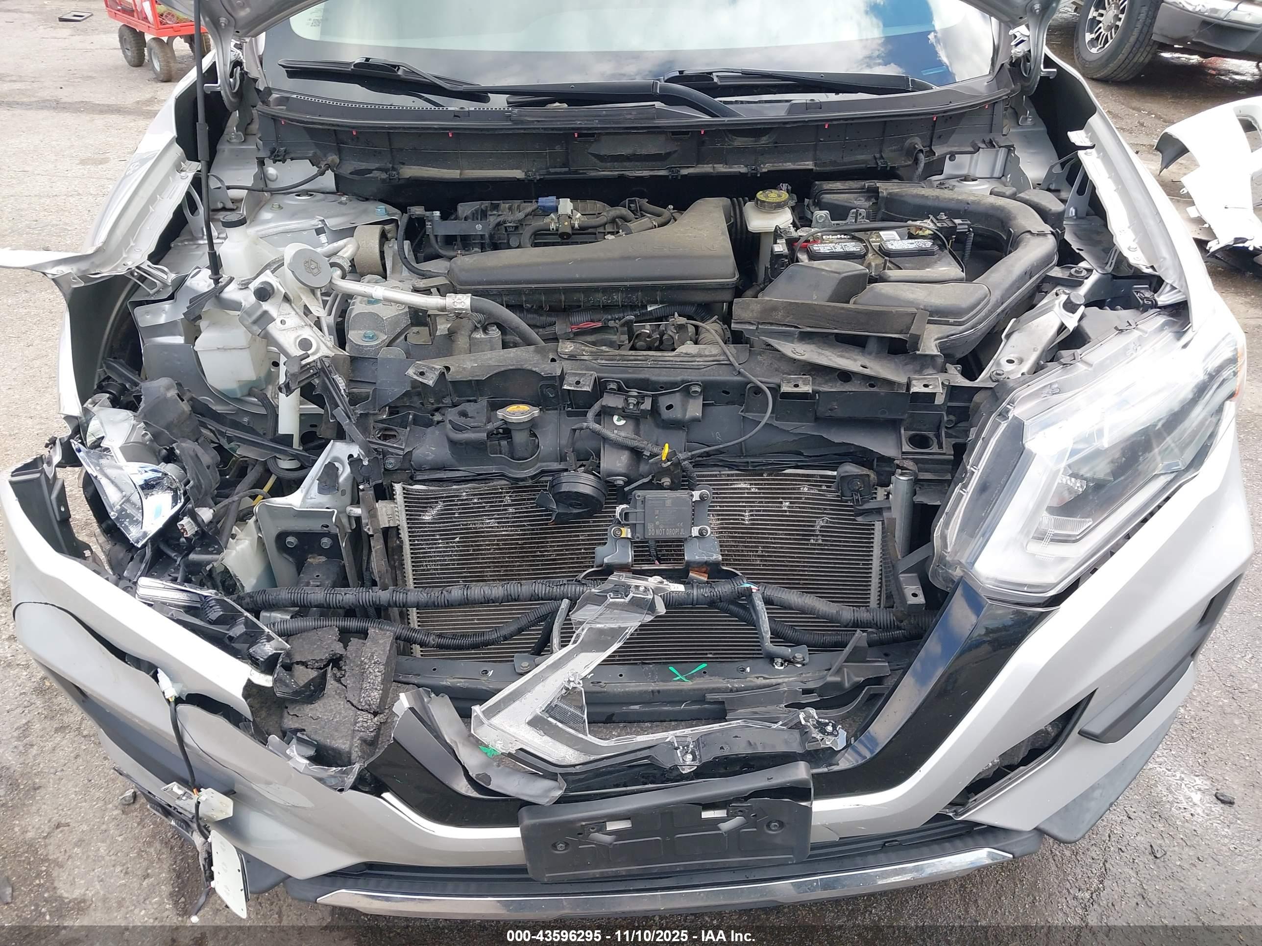NISSAN ROGUE image 10