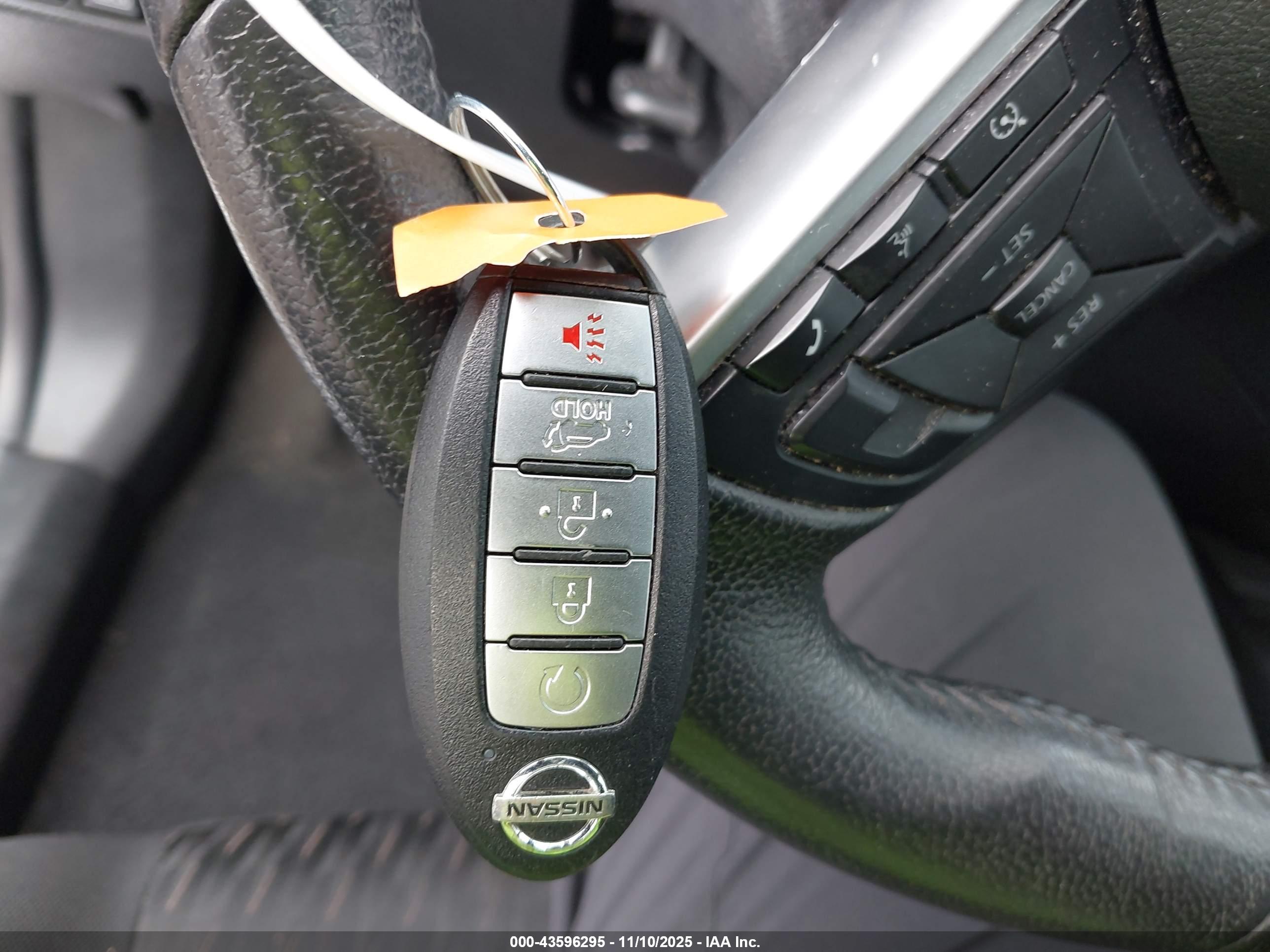 NISSAN ROGUE image 11
