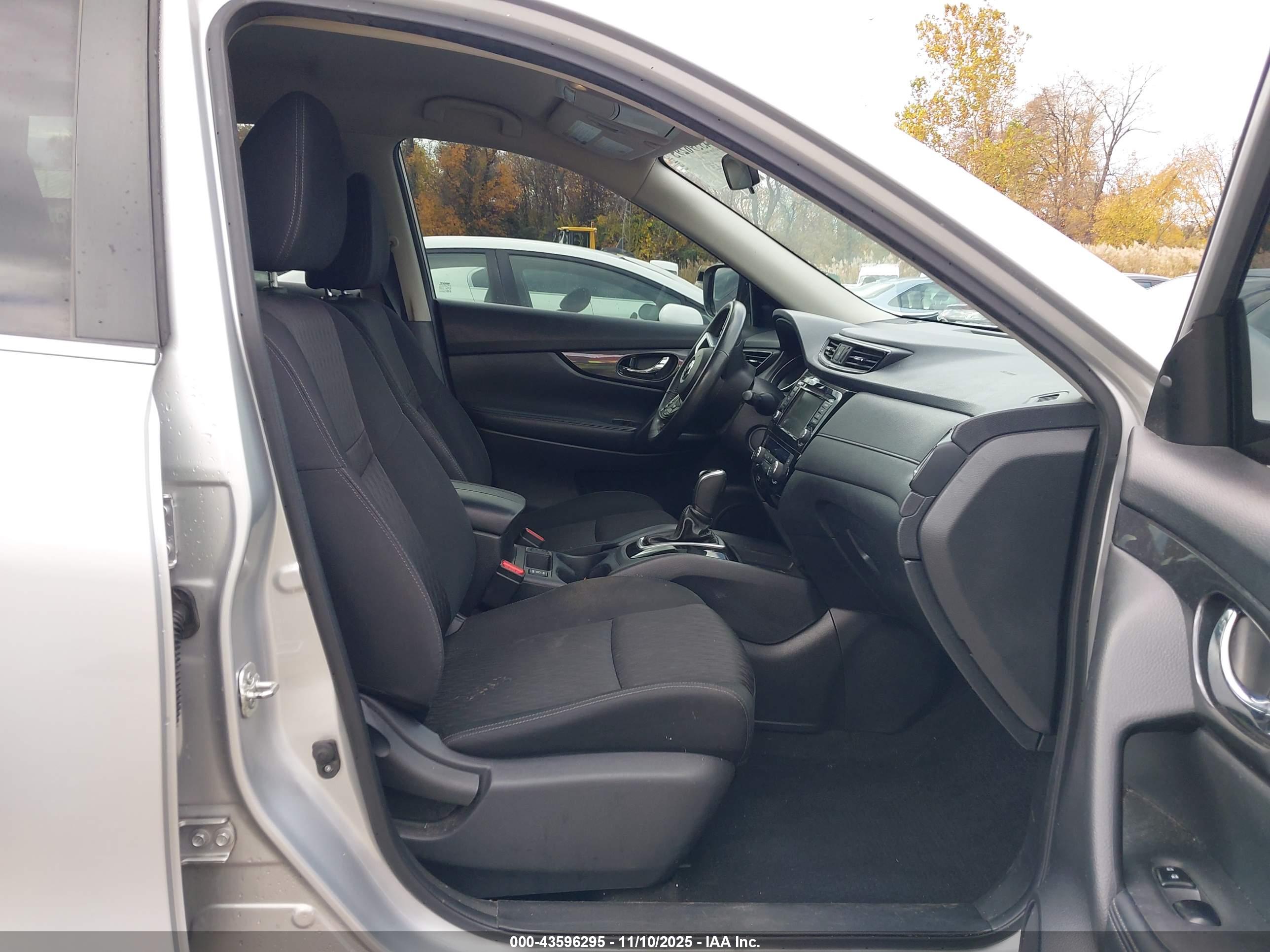 NISSAN ROGUE image 5