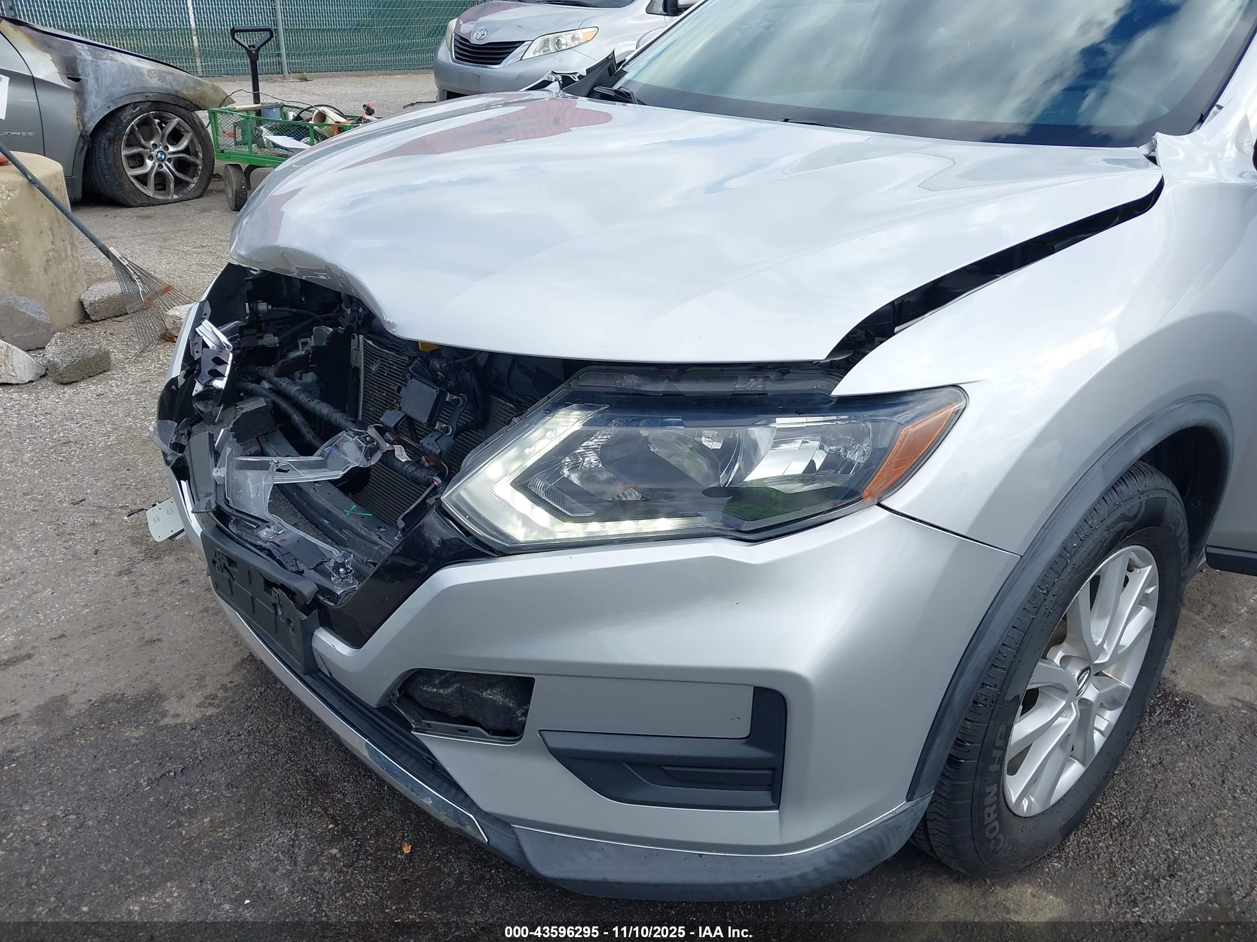 NISSAN ROGUE image 6