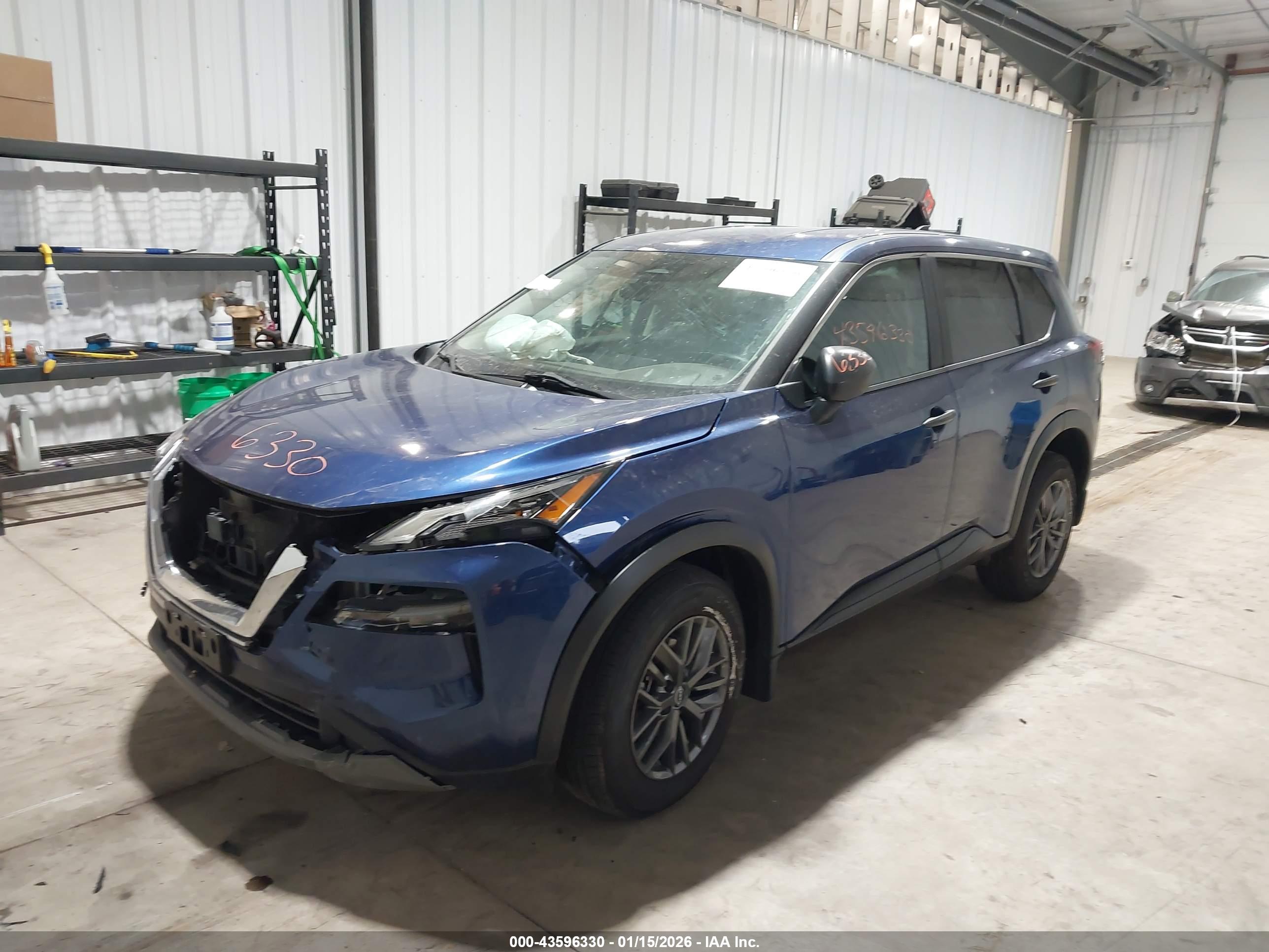 NISSAN ROGUE image 2
