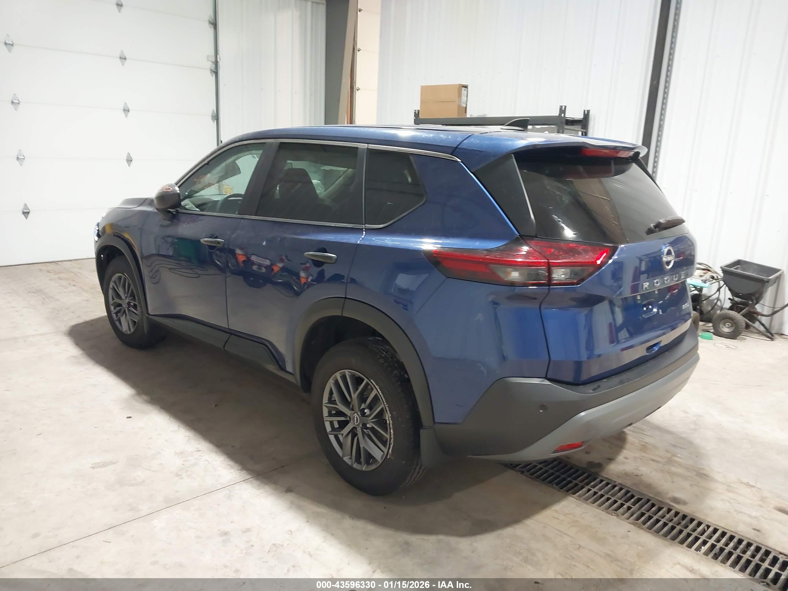 NISSAN ROGUE image 3