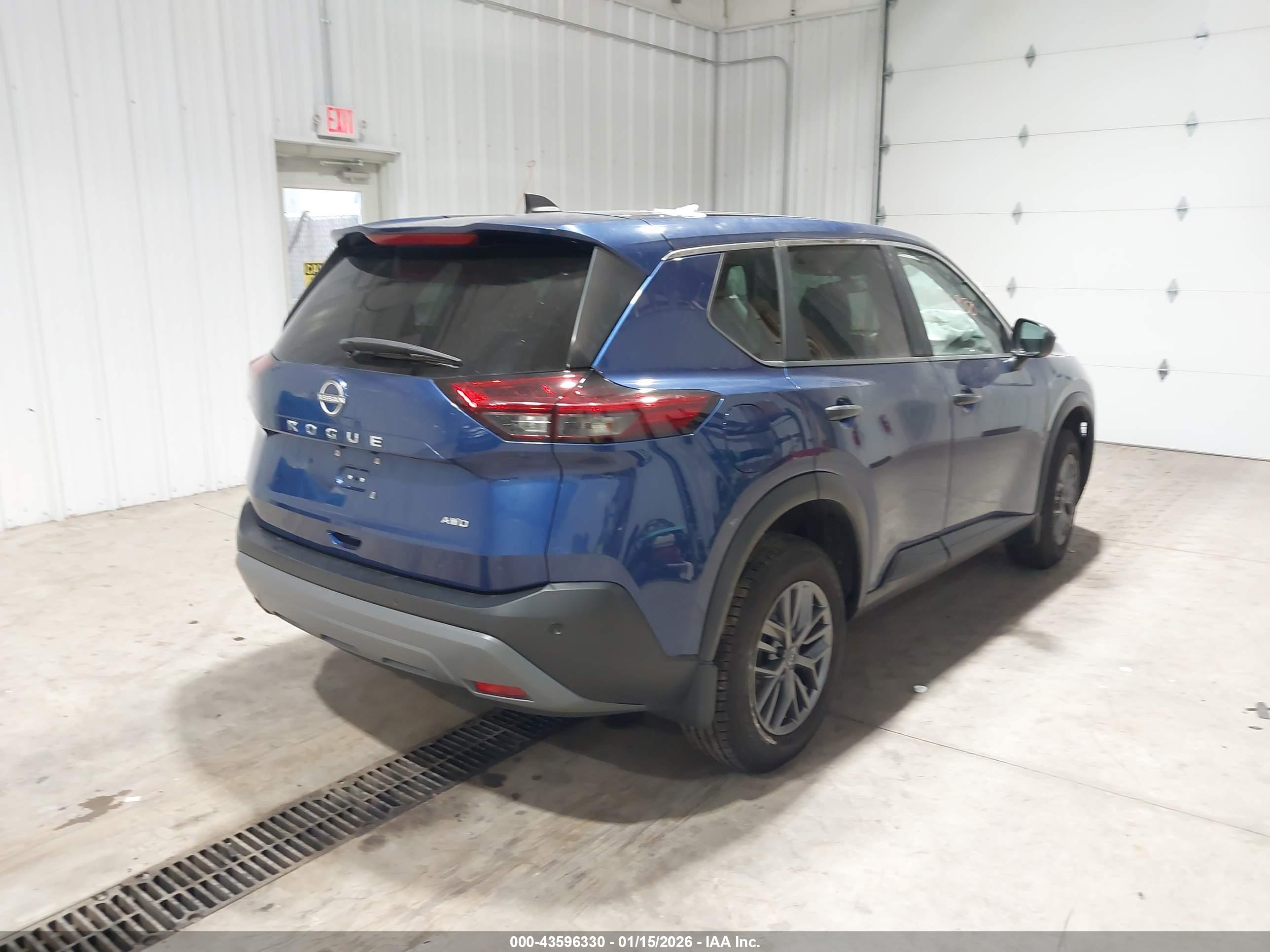 NISSAN ROGUE image 4