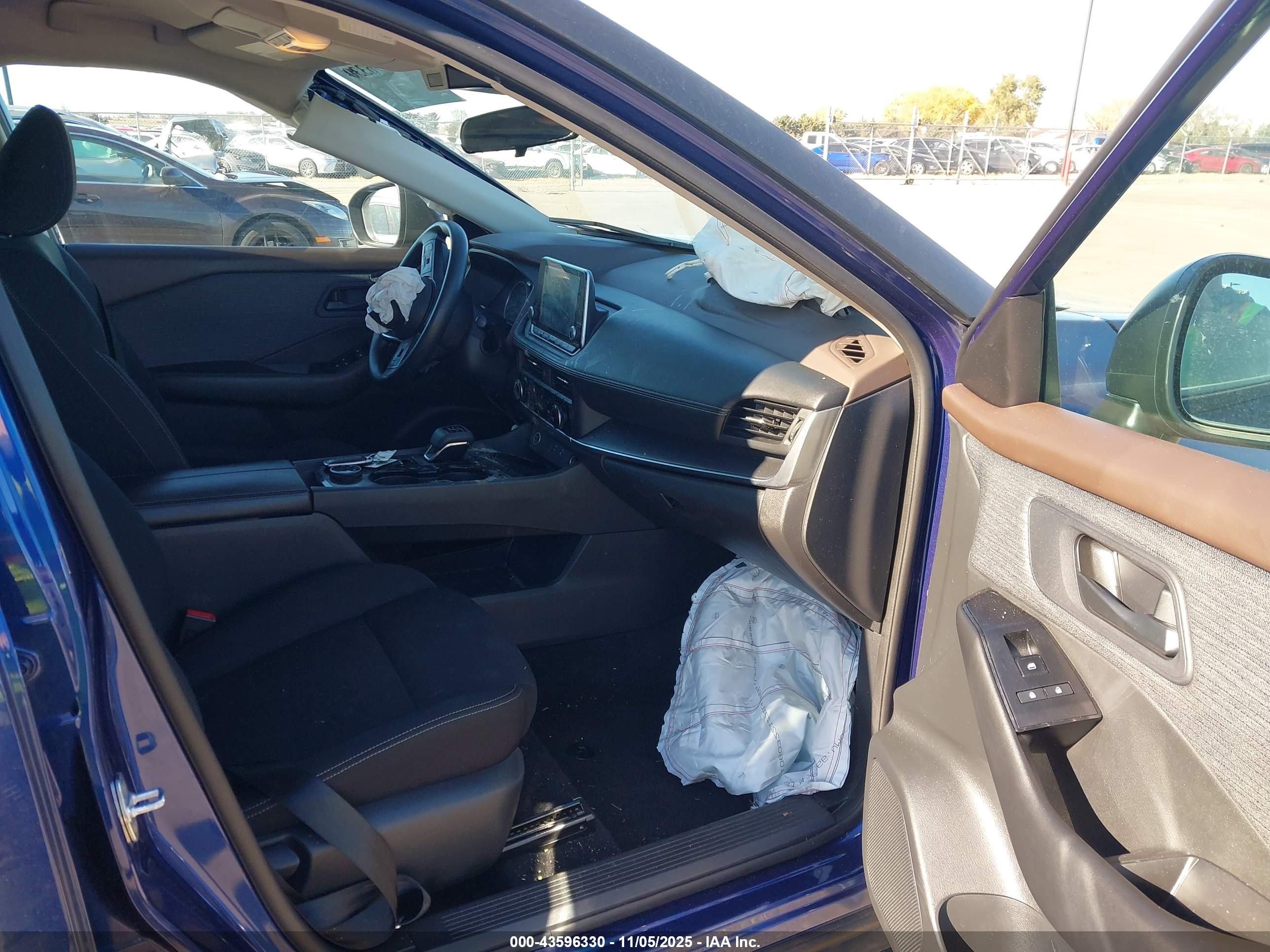 NISSAN ROGUE image 5