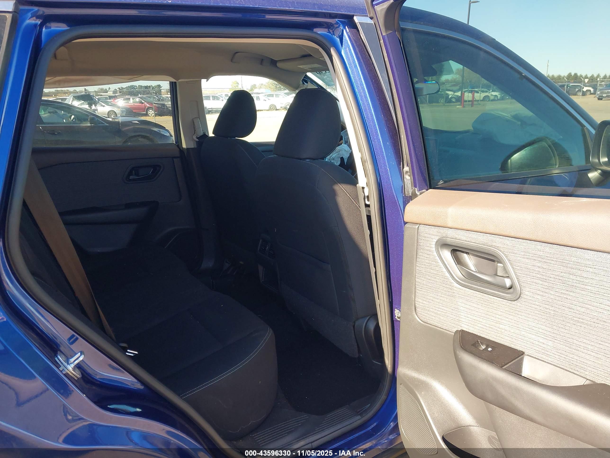 NISSAN ROGUE image 8